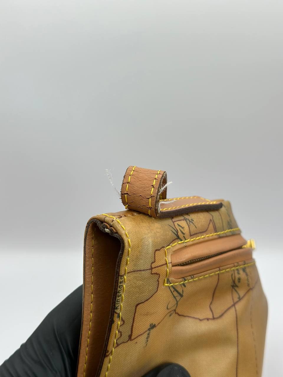 Alviero Martini Alviero Martini Classe Geo Map Shoulder Bag Vintage Leather Size ONE SIZE - 14 Thumbnail