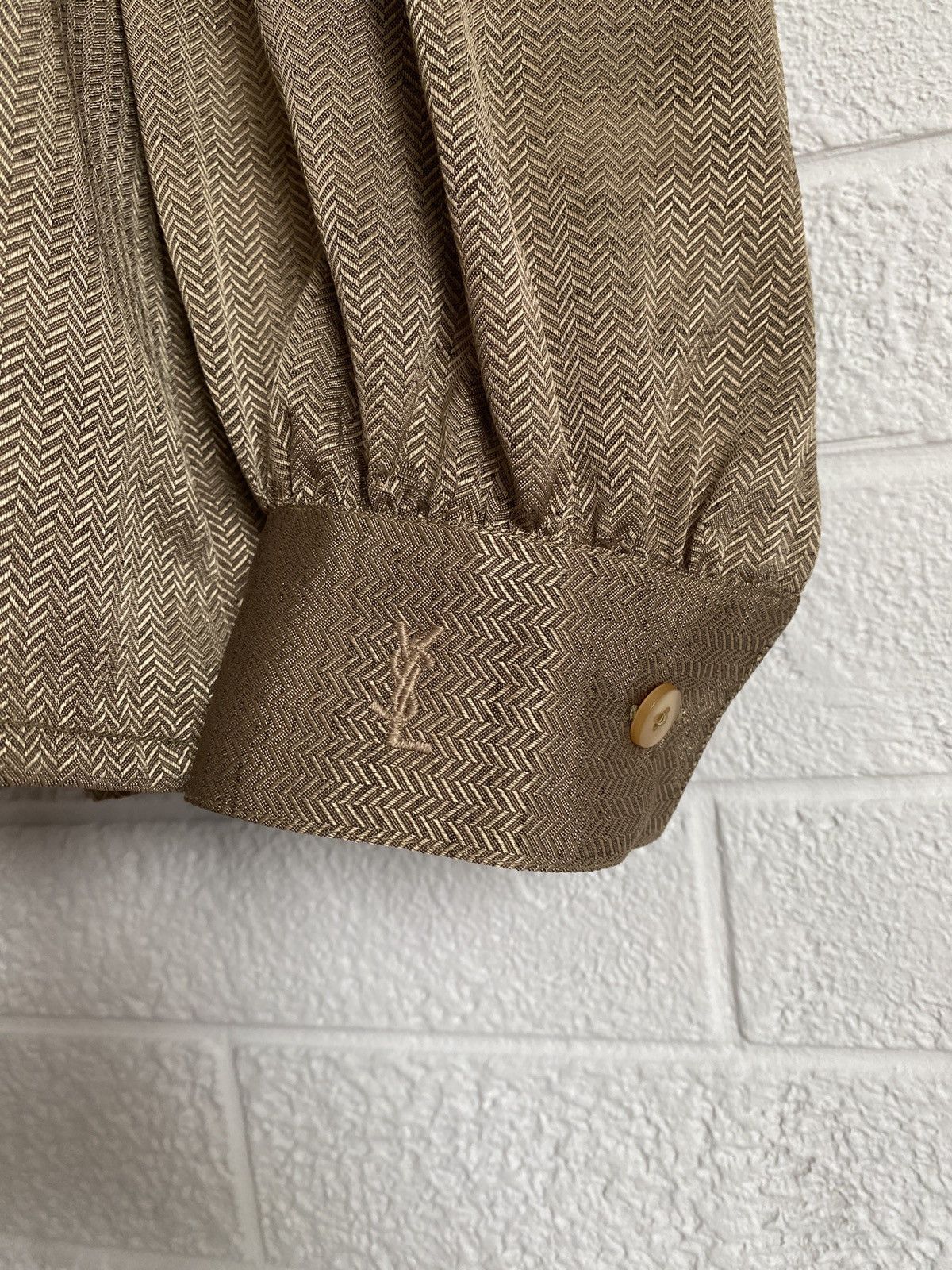 Vintage × Yves Saint Laurent Vintage Yves Saint Laurent Cowear Blouse Polyester Shirt Size M / US 6-8 / IT 42-44 - 3 Thumbnail