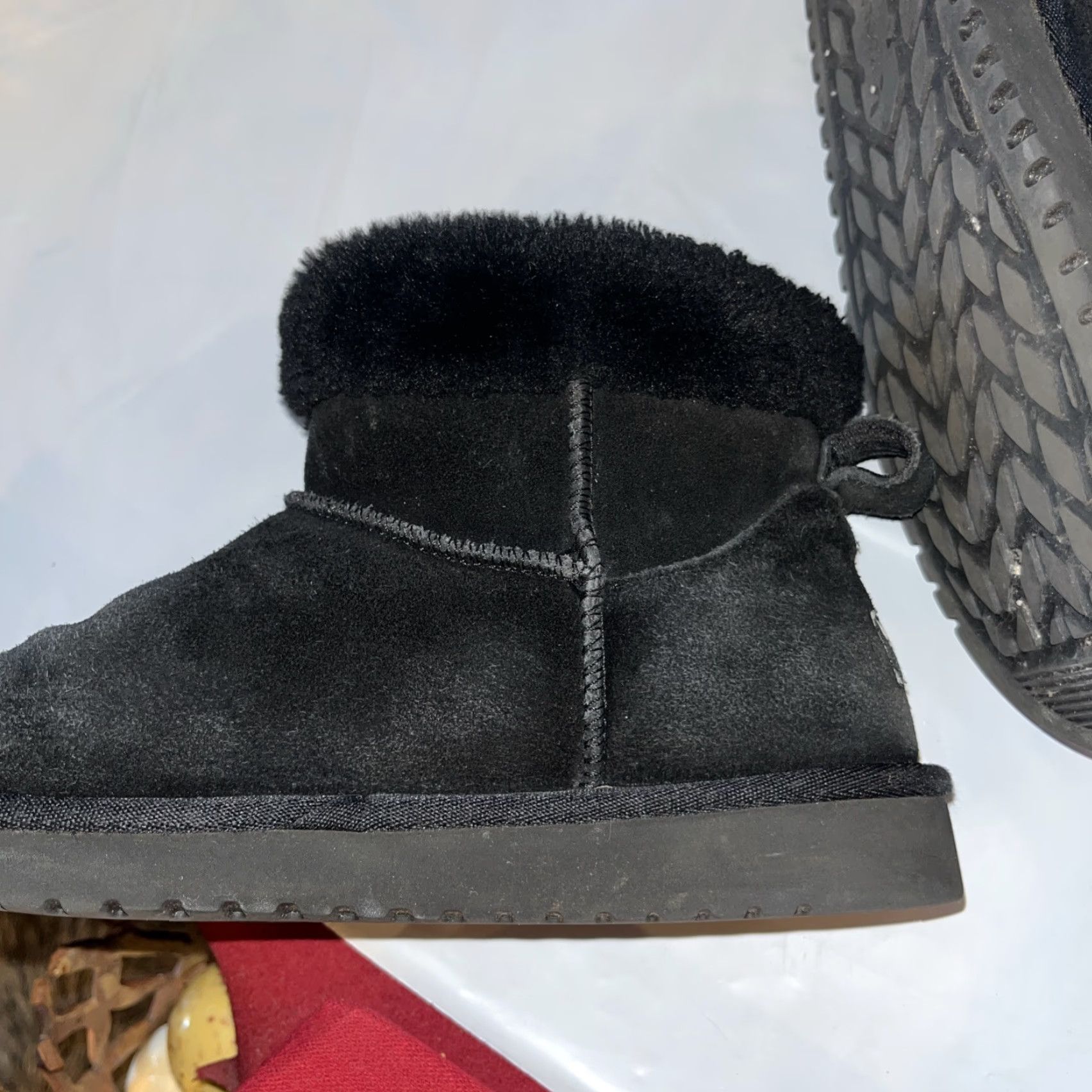 Vintage Koolaburra Uggs DEZI MINI ANKLE BOOTS WOMEN Black SUEDE Leather Fur Lined Size 9 Size US 9 / IT 39 - 6 Thumbnail