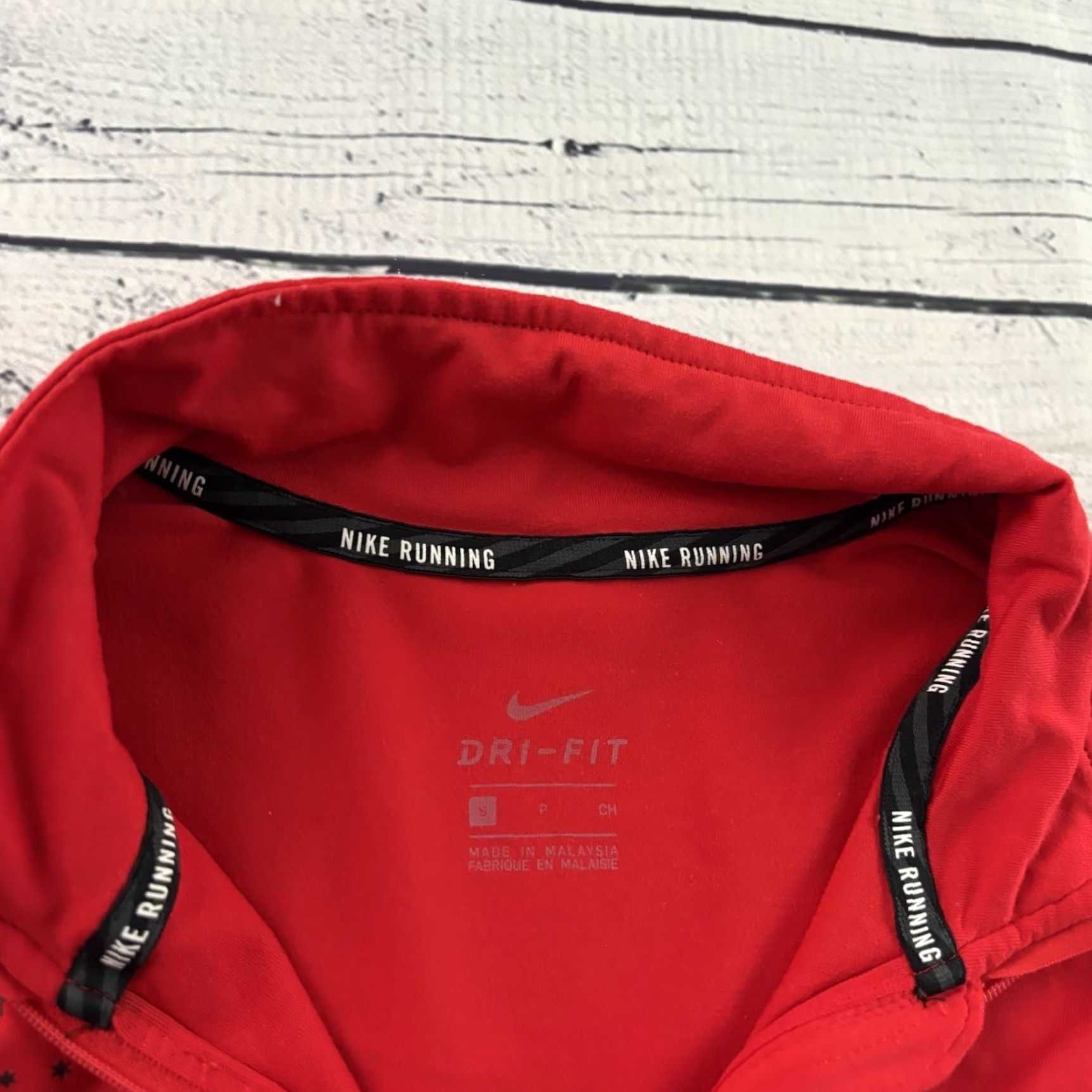 Nike VINTAGE Nike Dri-Fit 2016 Chicago Marathon 1/4 Zip Pullover Jacket Women's Small Red Size S / US 4 / IT 40 - 3 Thumbnail
