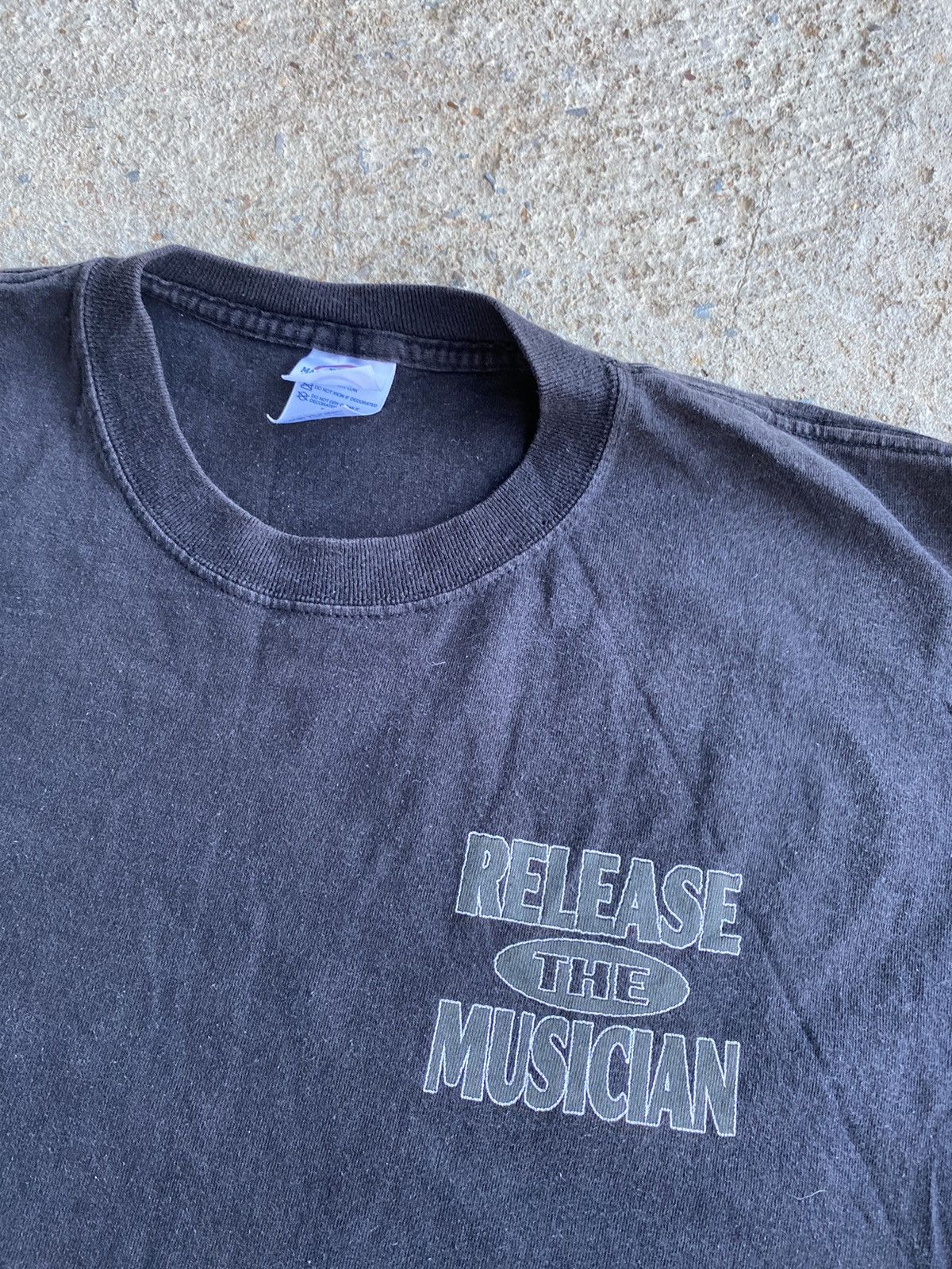 Band Tees × Vintage Vintage Y2K Guitar Musician Faded Shirt Size US L / EU 52-54 / 3 - 5 Thumbnail