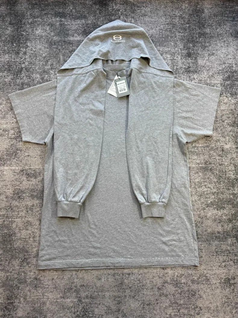 Balenciaga Balenciaga Grey Fake Two-Piece Patchwork Shoulder Sleeve H Size US S / EU 44-46 / 1 - 1 Thumbnail