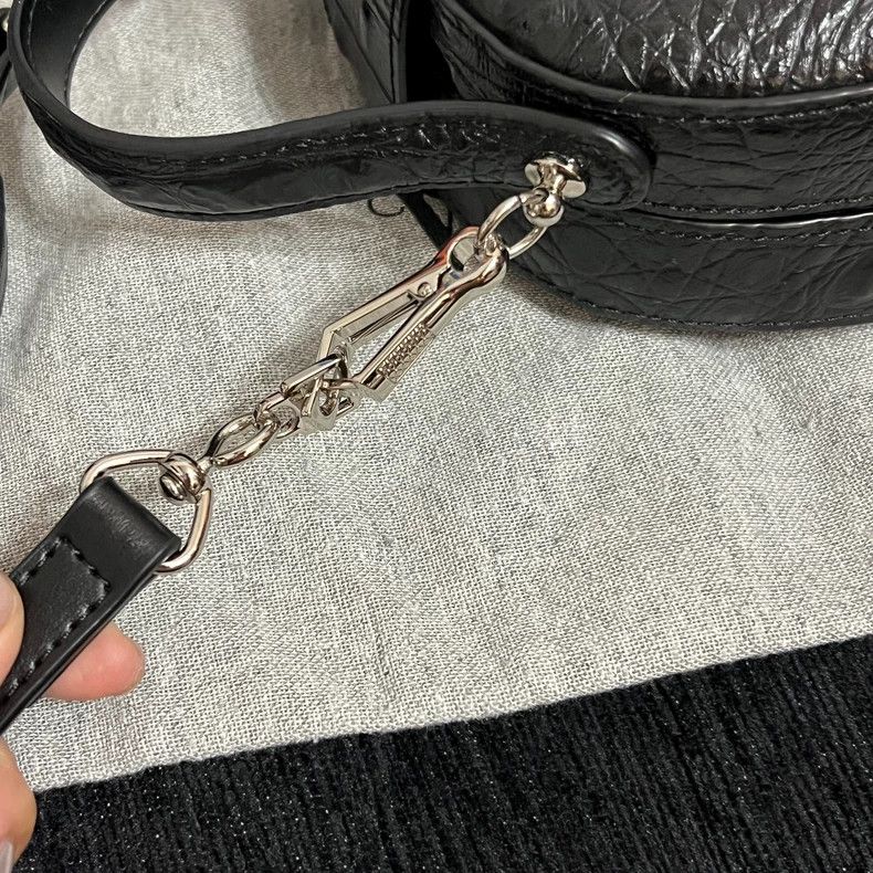 Vivienne Westwood Vivienne Westwood size os Ostrich embossed leather handbag Size ONE SIZE - 8 Thumbnail