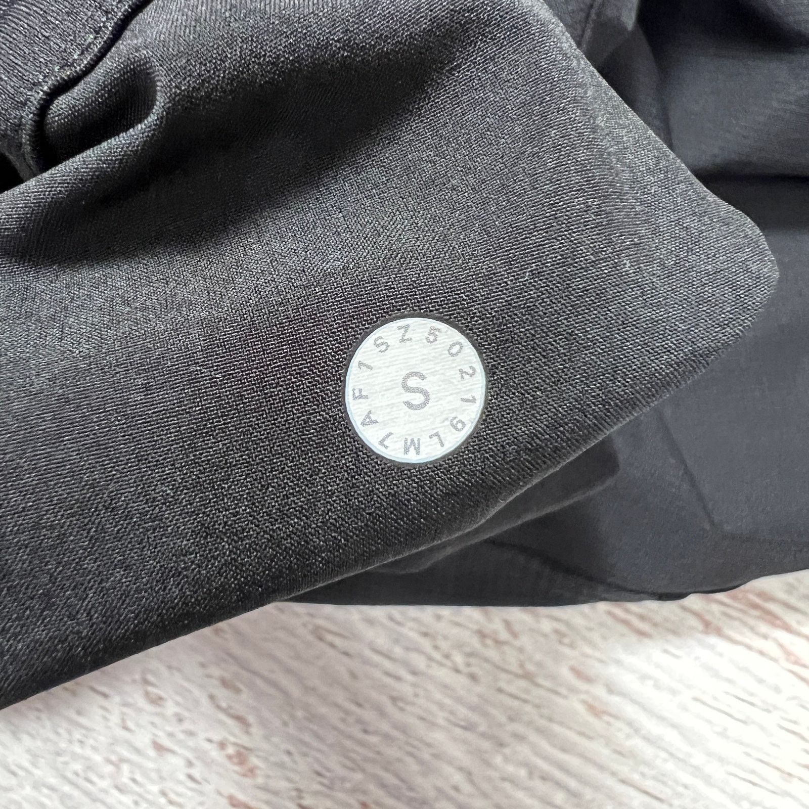 Lululemon Lululemon Real Reset Short 13" SIZE S Black Breathable Mesh Size US 29 - 3 Thumbnail