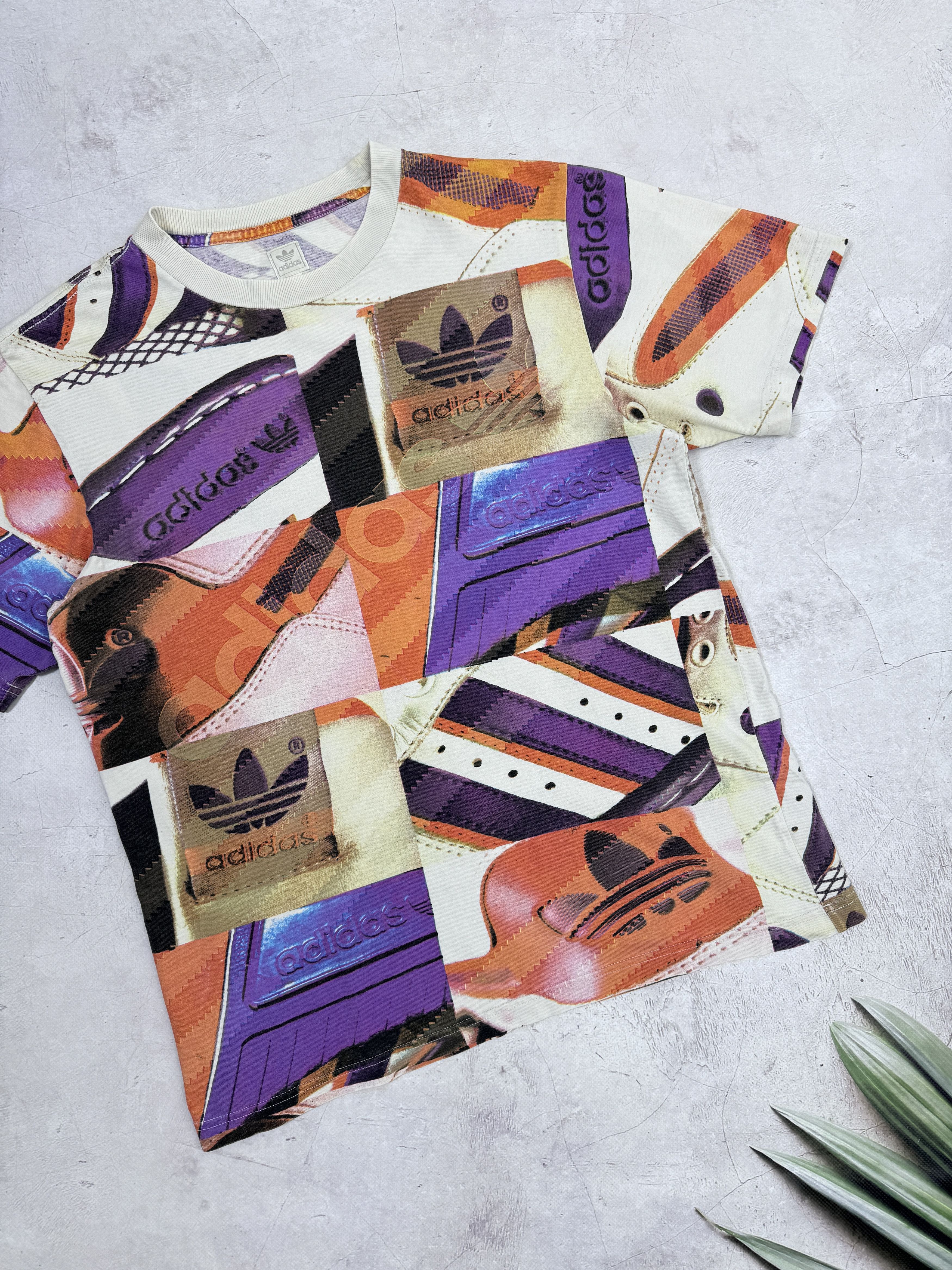 Adidas × Vintage Y2K Adidas T-Shirt Sneakers Abstract Shoes Pattern Size US M / EU 48-50 / 2 - 4 Thumbnail
