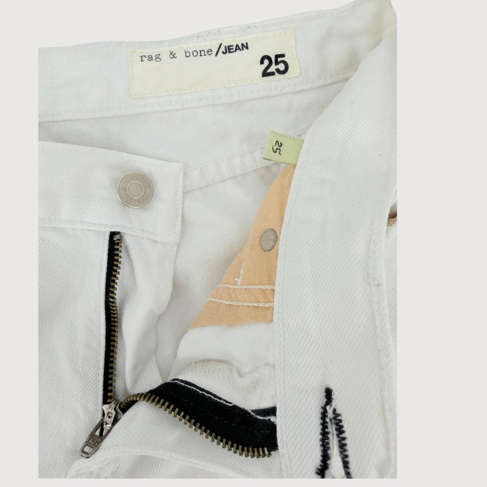 Rag & Bone Rag & Bone Marin Distressed Denim Shorts White 25 Size 25" / US 0 / IT 36 - 4 Thumbnail