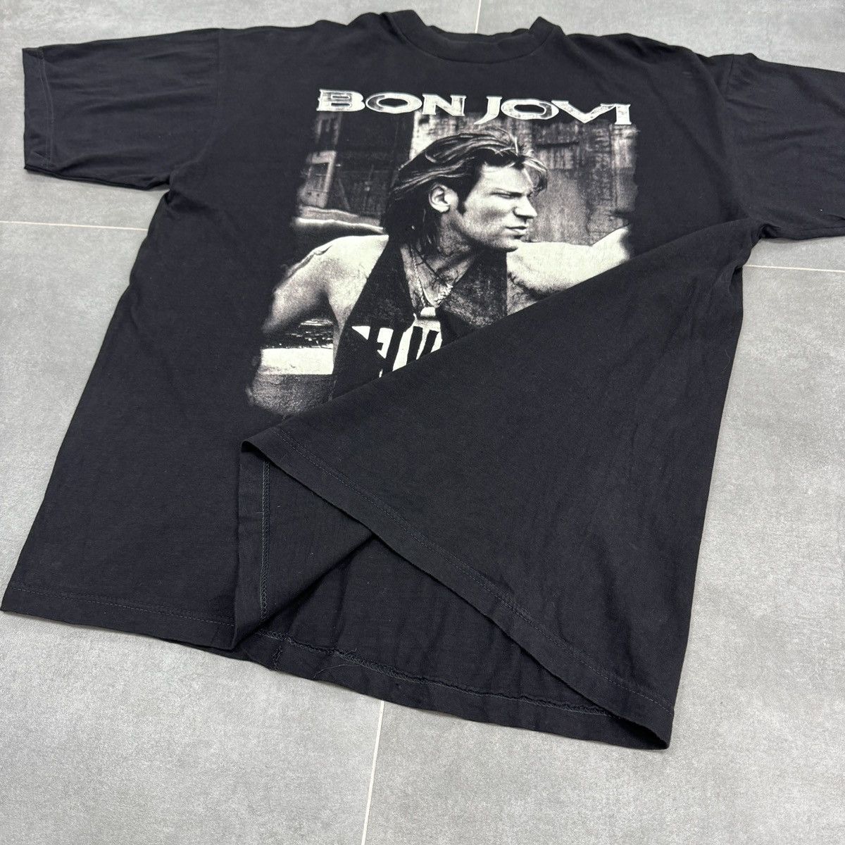 Bon Jovi Vintage Bon Jovi World Tour 1993 Band Tee T-Shirt Men Size US XL / EU 56 / 4 - 4 Thumbnail