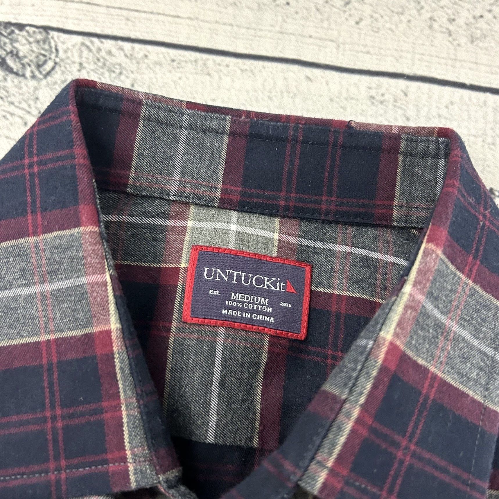 UNTUCKit UNTUCKit Alentejo Long Sleeve Button-Up Plaid Flannel Shirt Men's M Blue Red Size US M / EU 48-50 / 2 - 2 Thumbnail