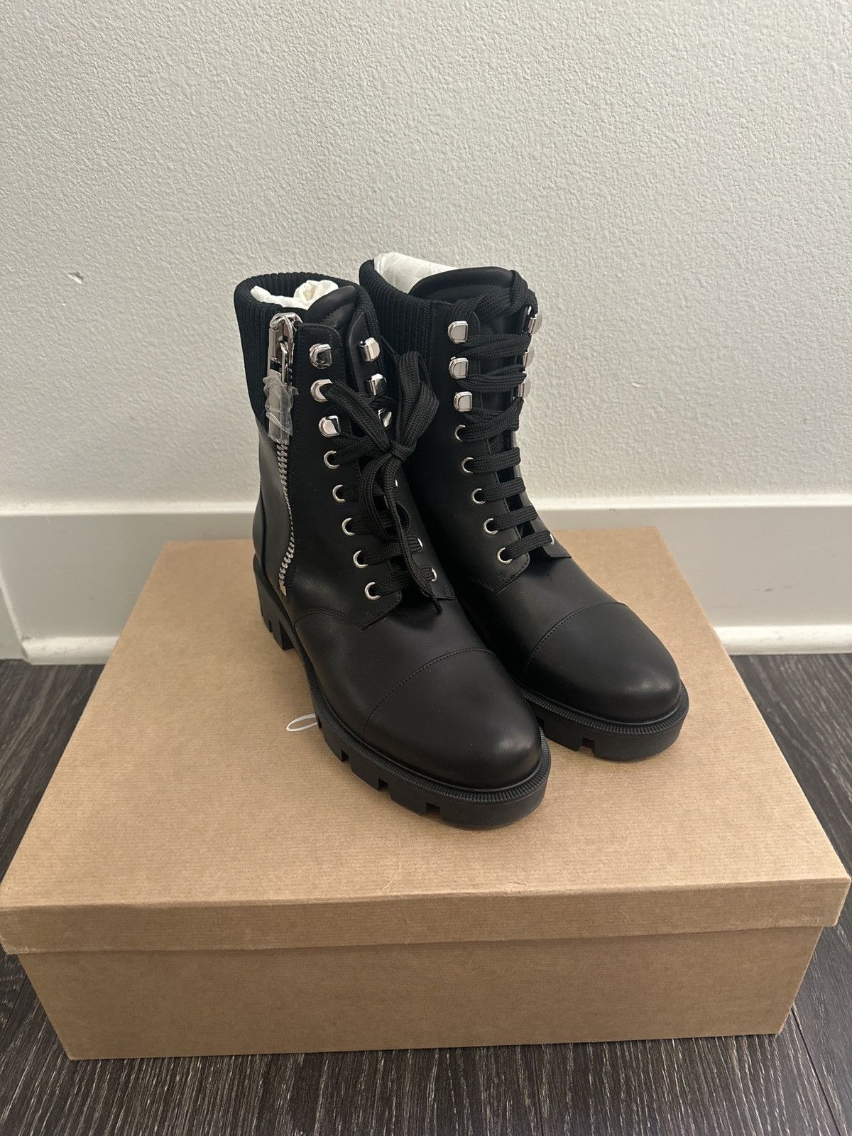 Christian Louboutin Christian Louboutin En Hiver Lug Leather Boots Size US 8.5 / IT 38.5 - 2 Thumbnail