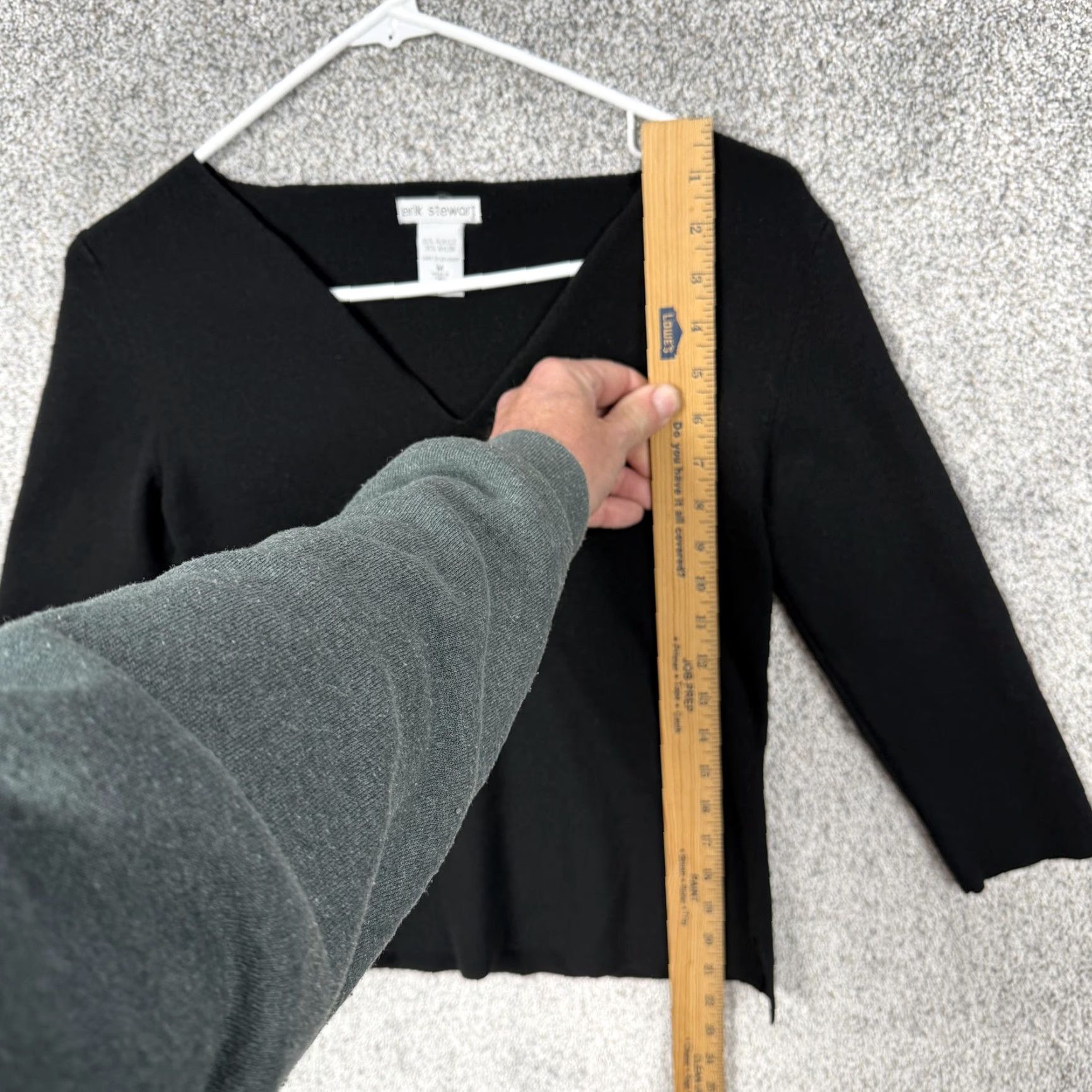 Vintage Erik Stewart Knit Top Medium Minimalist Layering Office Chic Dark Romantic Vamp Shirts Womens Black V-Neck 3/4 Sleeve Knit Sweater Size M / US 6-8 / IT 42-44 - 2 Thumbnail