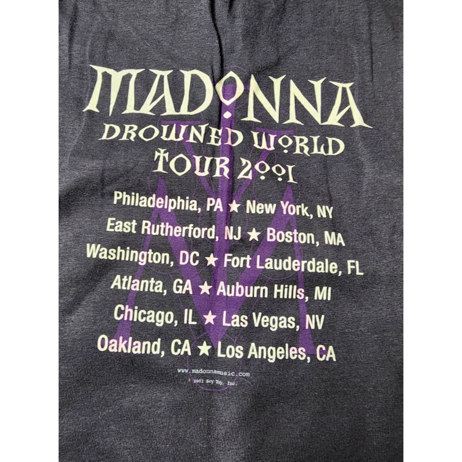 Hanes VINTAGE Hanes Men's L Madonna Drowned World Tour 2001 Concert T-Shirt 90s Pop Rock Black Size US L / EU 52-54 / 3 - 2 Thumbnail