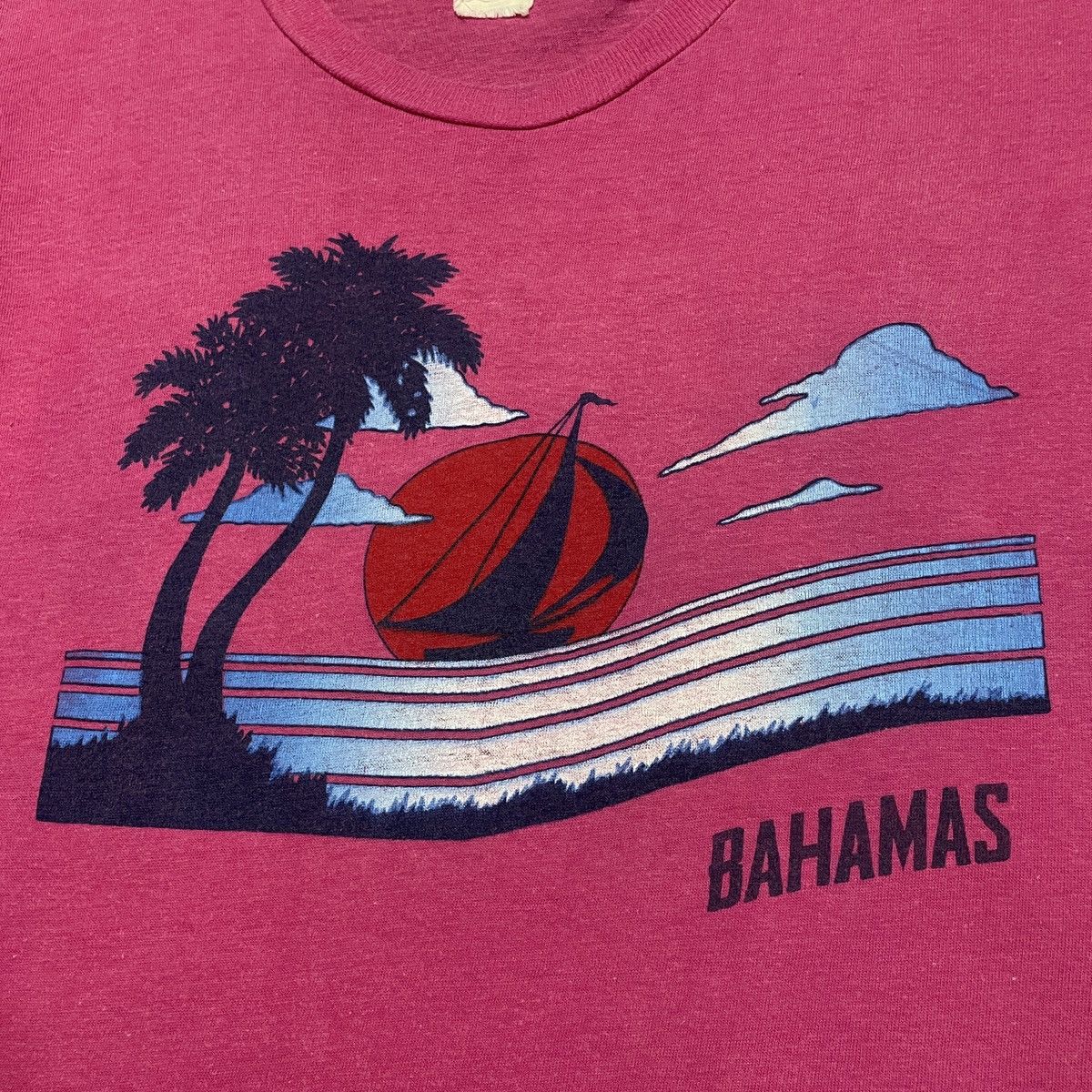 Vintage Vintage 70s 80s Hawaii Bahamas Sunset Pink T-shirt Size US S / EU 44-46 / 1 - 2 Thumbnail