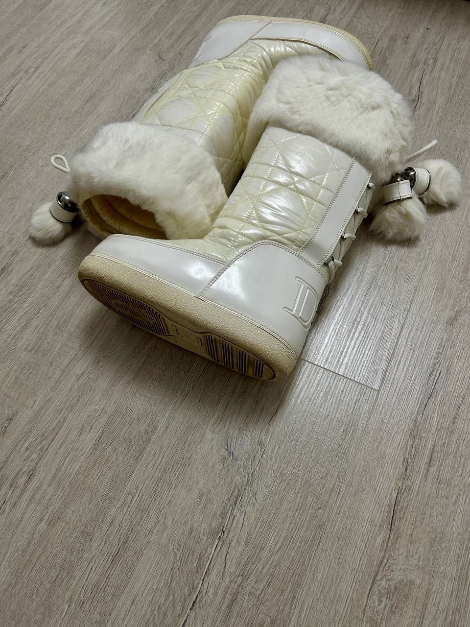 Dior Y2K Dior by John Galliano Fur Gradient Snow Pompon Boots Size US 7 / IT 37 - 12 Thumbnail