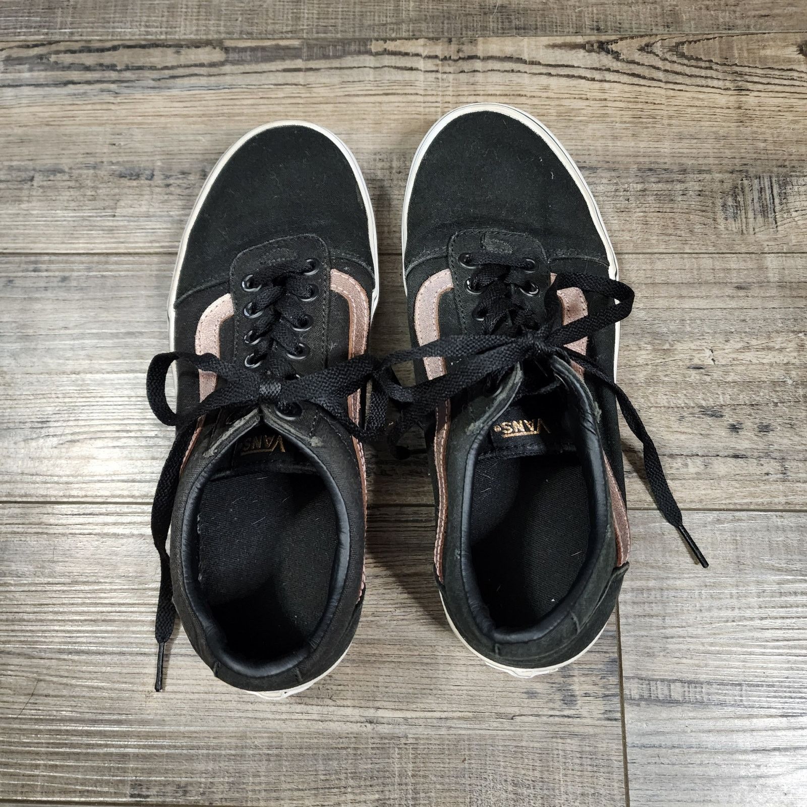 Vans Vans sneakers shoes black with rose gold metallic W sz 8 b39 Size US 8 / IT 38 - 1 Thumbnail