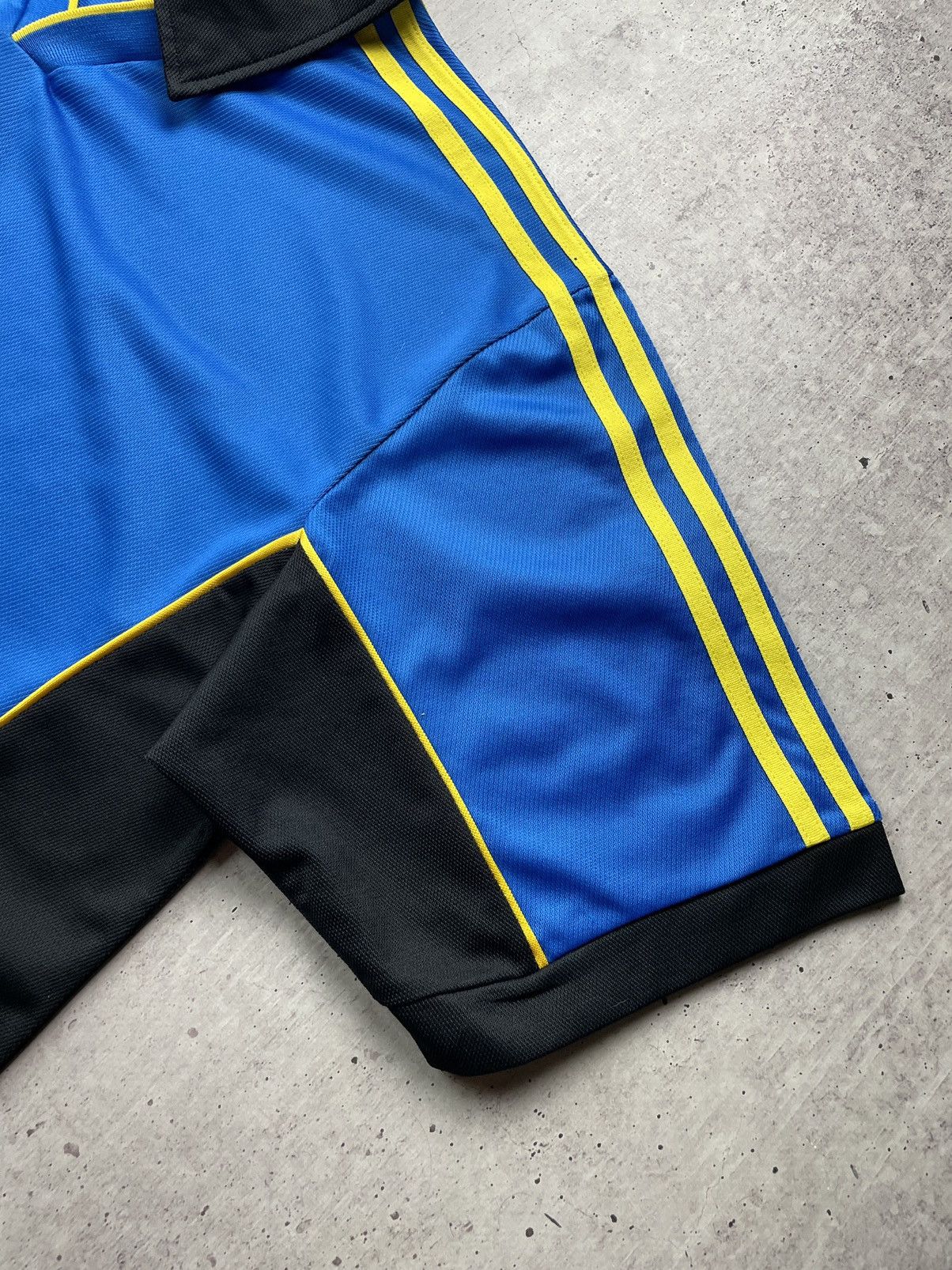 Adidas × Vintage Vintage Y2k Adidas big logo Jersey T-shirt Size US XL / EU 56 / 4 - 4 Thumbnail