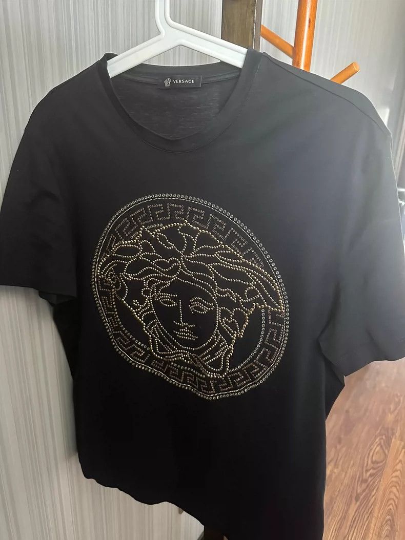 Versace Versace A gold classic T-shirt Size US M / EU 48-50 / 2 - 1 Thumbnail