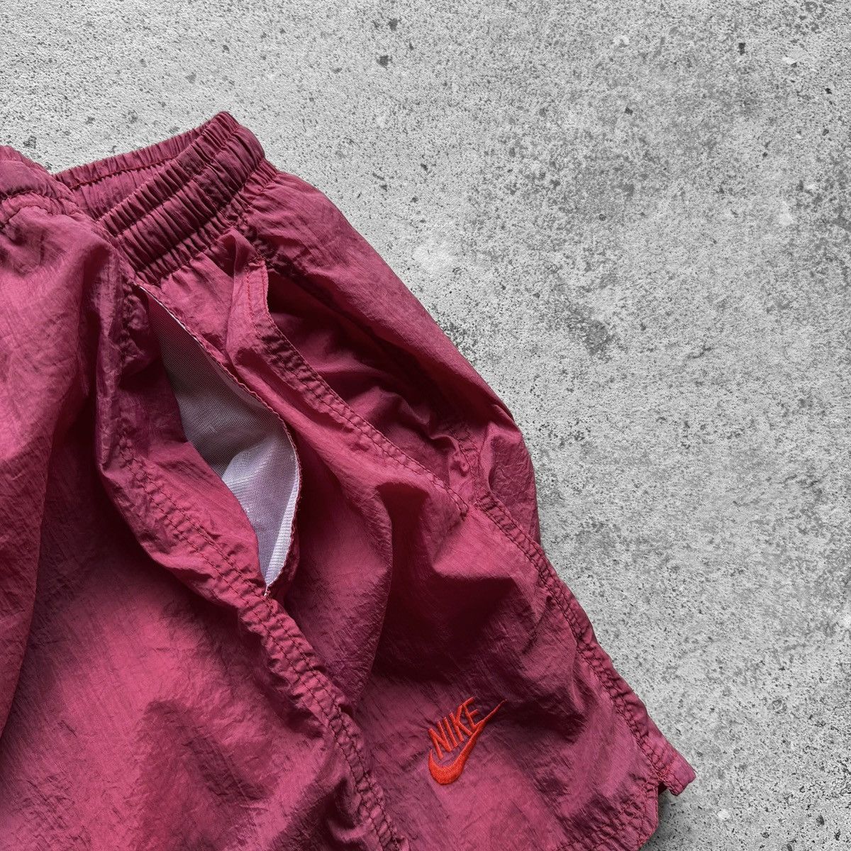 Nike Nike Mens Vintage 80s Pink Crinkle Nylon Sport Shorts Size US 33 - 3 Thumbnail
