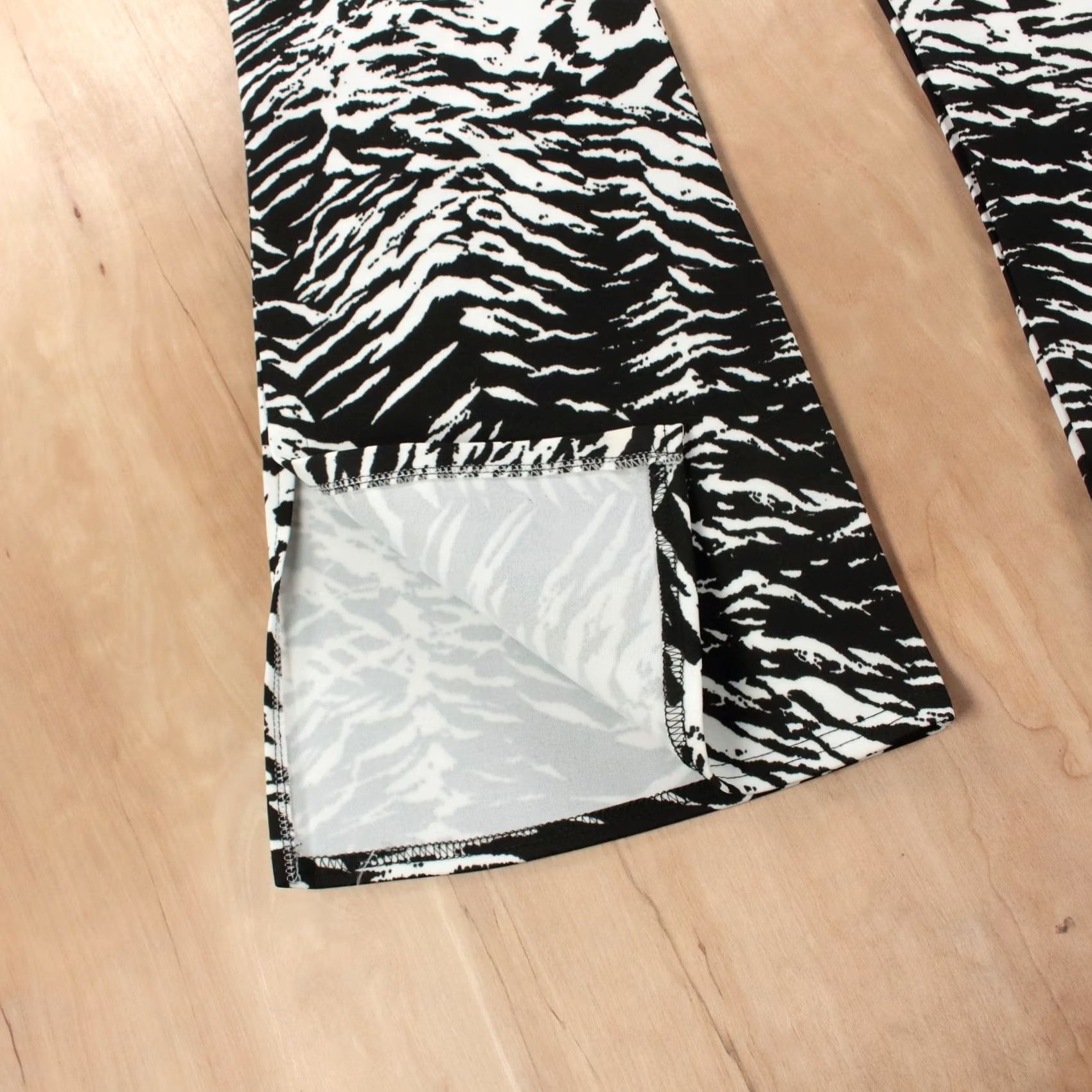 Nasty Gal NASTY GAL zebra print high rise flare bellbottom pants sz 10 Size 32" / US 10 / IT 46 - 3 Thumbnail
