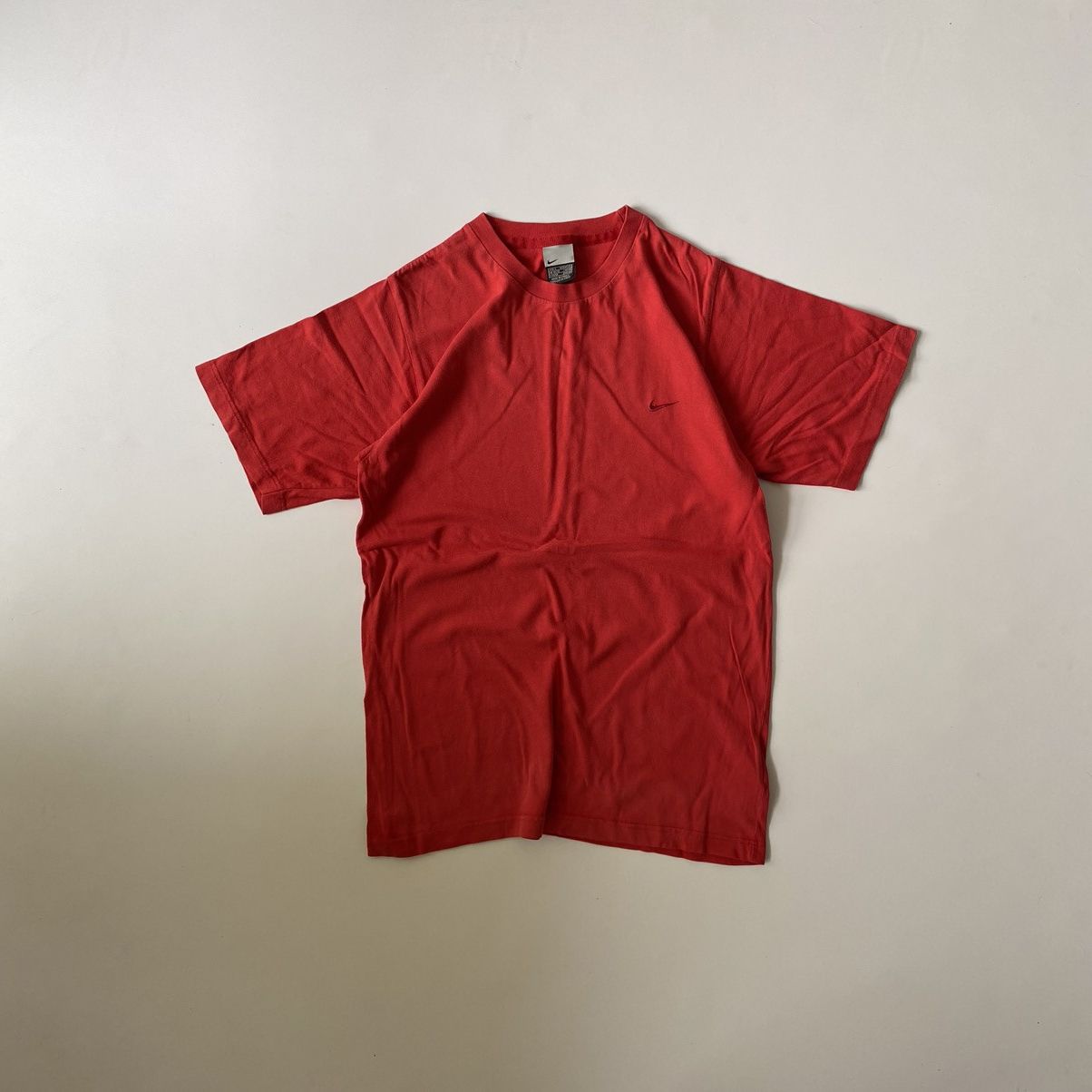 Nike Vintage Tshirt Nike Small Swoosh Silver tag Size US S / EU 44-46 / 1 - 1 Thumbnail