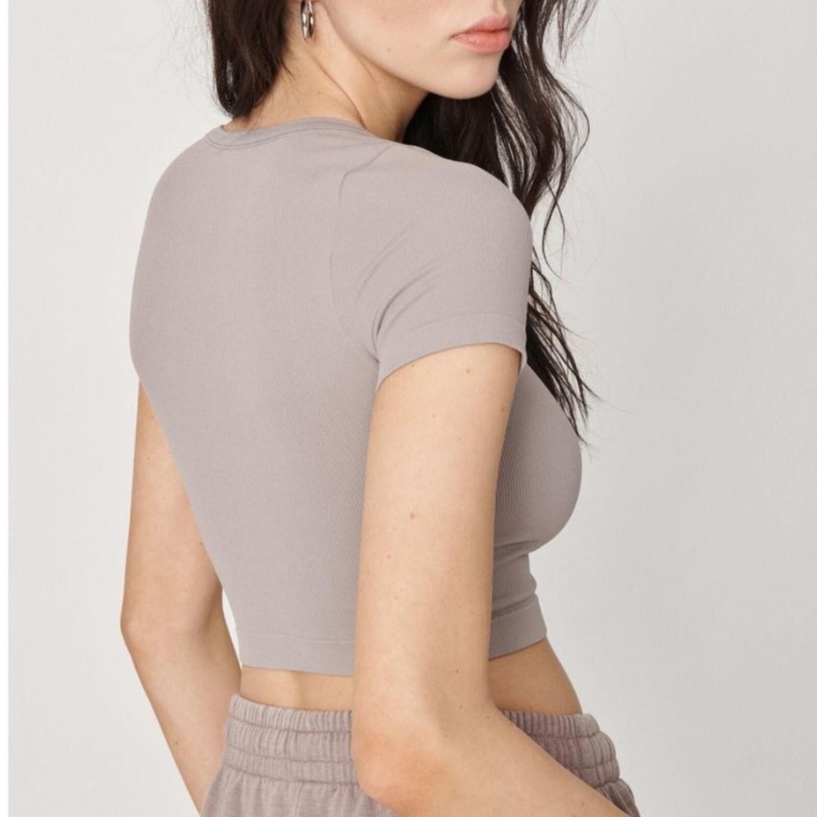 Garbage TV Garage / Sasha Seamless Scoop Neck Tee / Taupe M Size M / US 6-8 / IT 42-44 - 3 Thumbnail