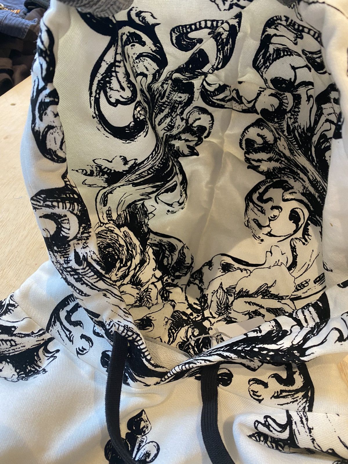 Dolce & Gabbana Dolce Gabbana Crown Bee Hoodie Size S Size US S / EU 44-46 / 1 - 9 Thumbnail