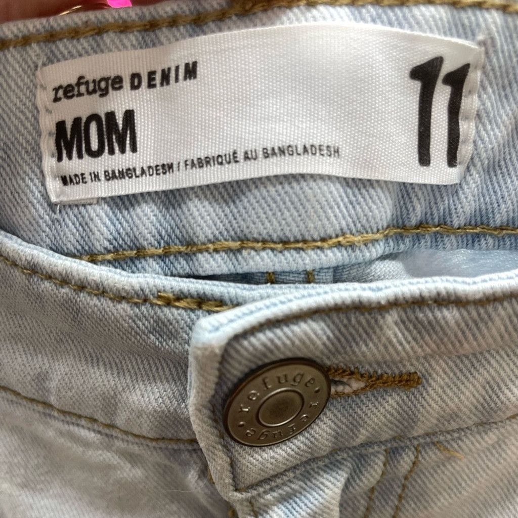Other Refuge Denim Mom Distressed Light Wash Jean Shorts 11 Size 32" / US 10 / IT 46 - 10 Thumbnail