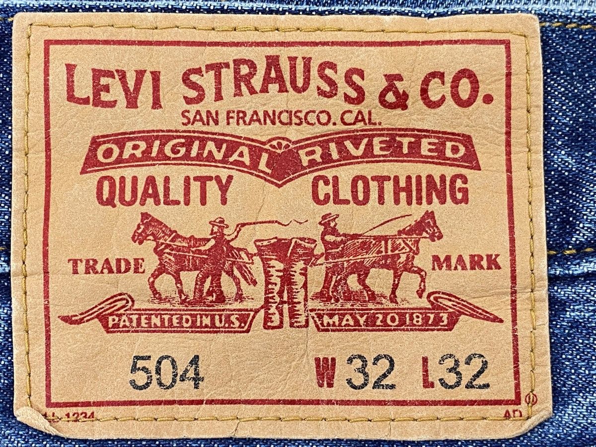 Levi's Levi’s 504 Faded Wash Distressed Style Straight Leg Jeans Size US 32 / EU 48 - 12 Thumbnail