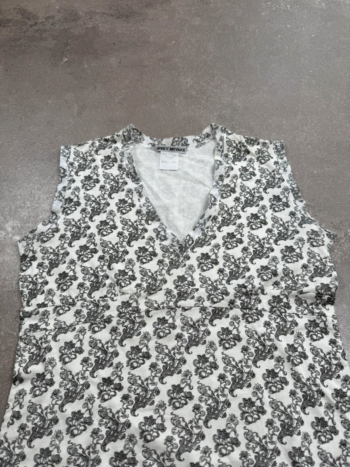 Issey Miyake Issey Miyake t-shirt vintage archive Japan street wear 2000s Size XS / US 0-2 / IT 36-38 - 2 Thumbnail