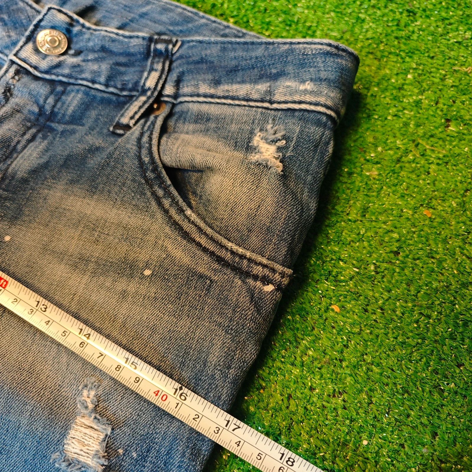 Dsquared2 Dsquared2 Jeans Womens 38 (30') blue capri straight ripped Size 30" / US 8 / IT 44 - 13 Thumbnail