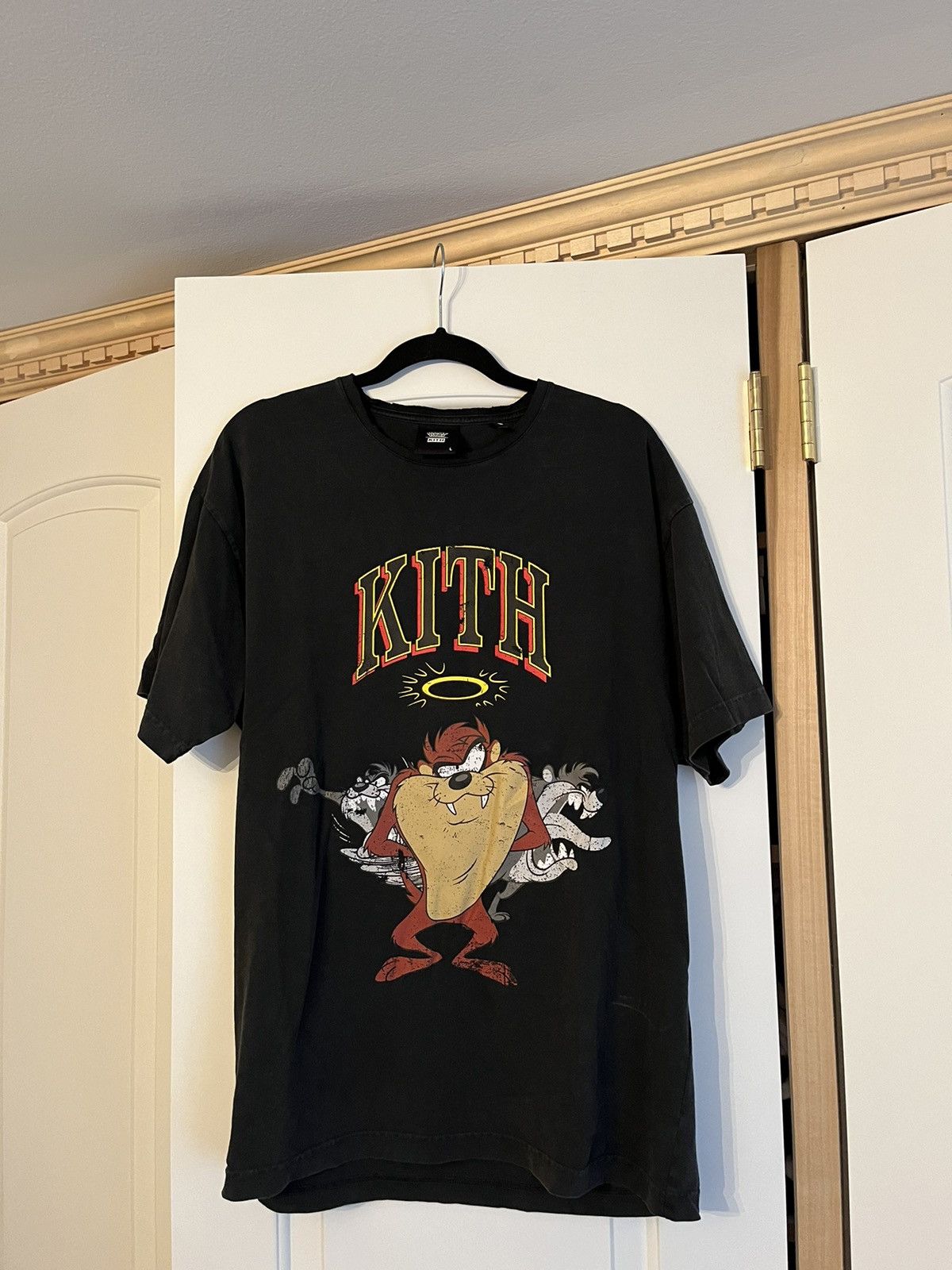 Kith Kith Looney Tunes Tasmanian Devil T-Shirt Size L | Grailed