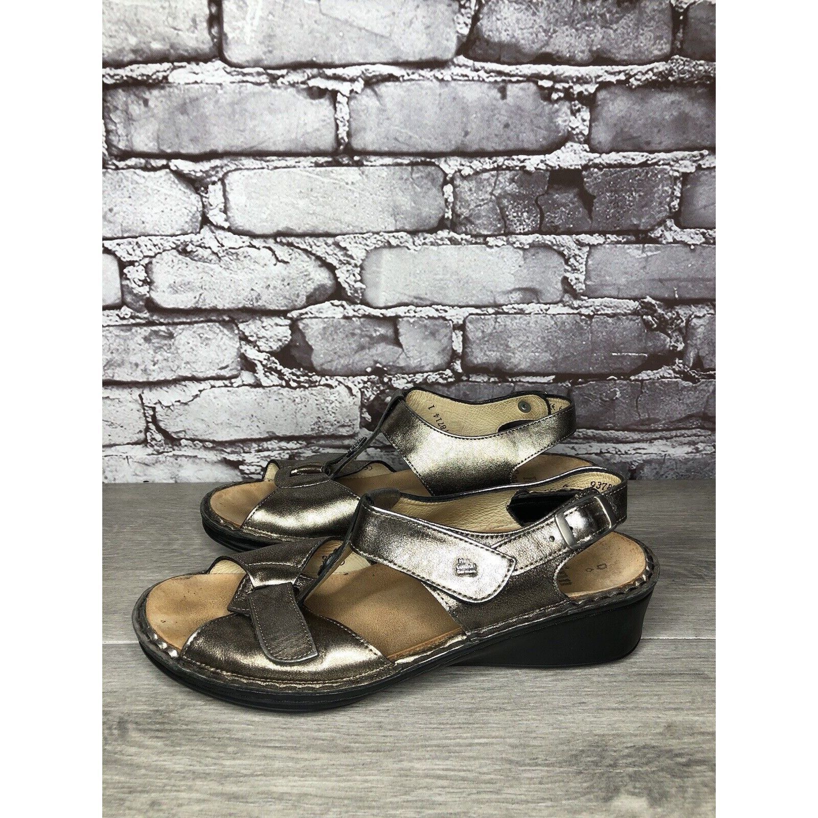Other FINN COMFORT Adana Pewter Metallic Leather Strap Wedge Sanda Size US 8 / IT 38 - 1 Thumbnail