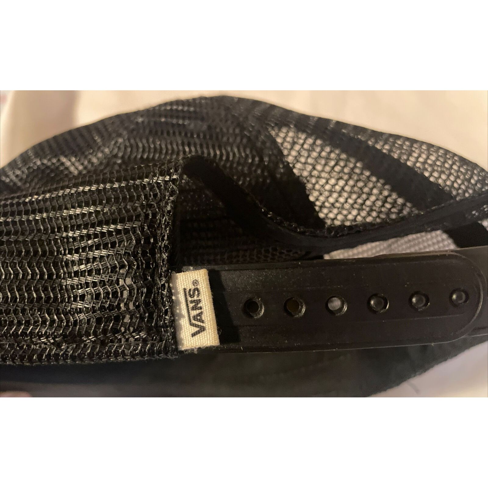 Vans Vans off the wall black SnapBack baseball hat w/red pink str Size ONE SIZE - 8 Thumbnail