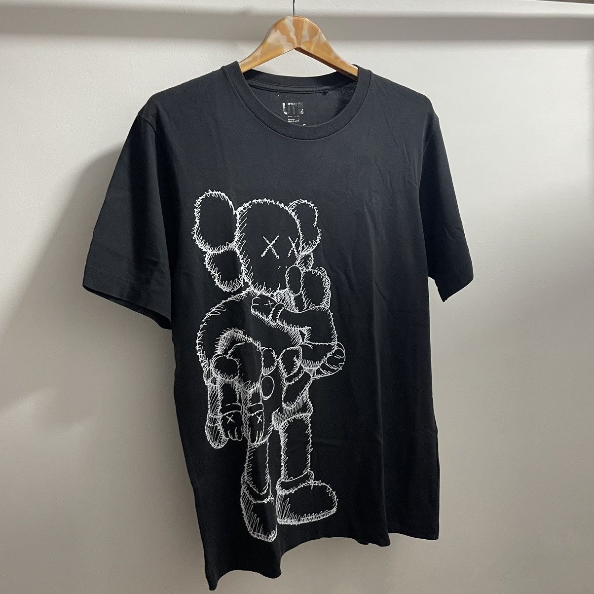 Kaws × Uniqlo UT x Kaws Size US L / EU 52-54 / 3 - 1 Thumbnail