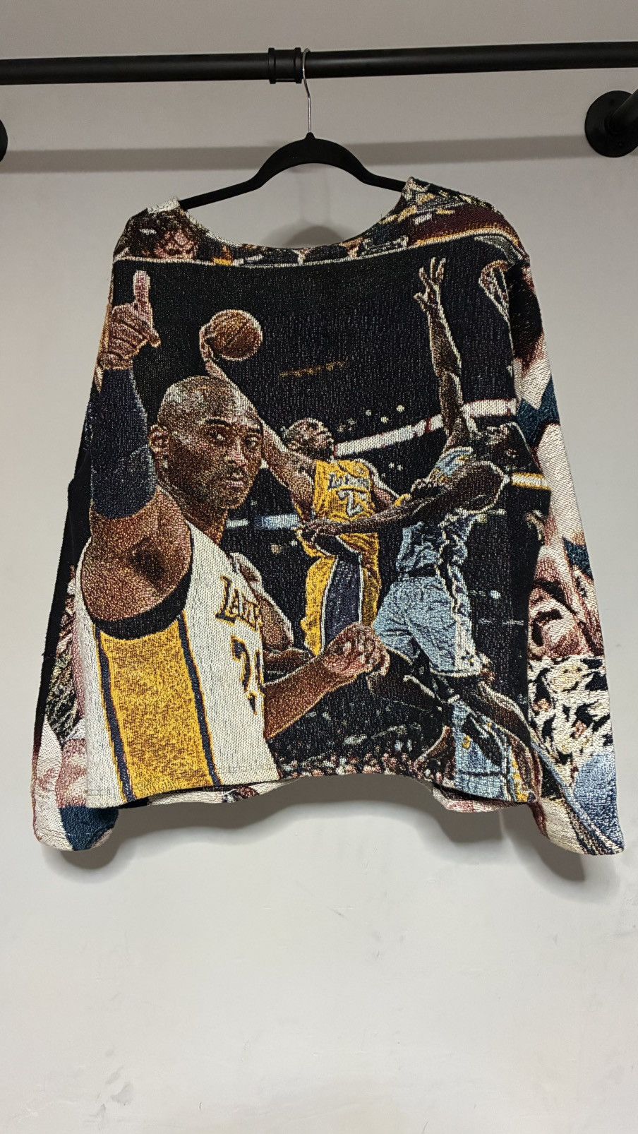 Other Vintage Kobe Bryant and Celso piña Tapestry Knit Sweater Size US L / EU 52-54 / 3 - 1 Thumbnail