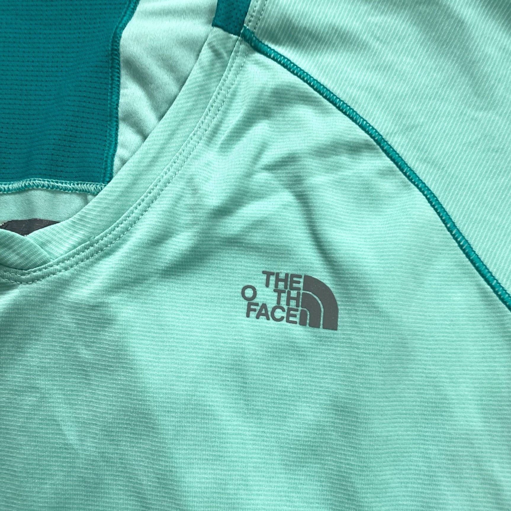 The North Face The North Face Flash Dry Active Top Short Sleeve V-Neck Medium Green Womens Size M / US 6-8 / IT 42-44 - 4 Thumbnail