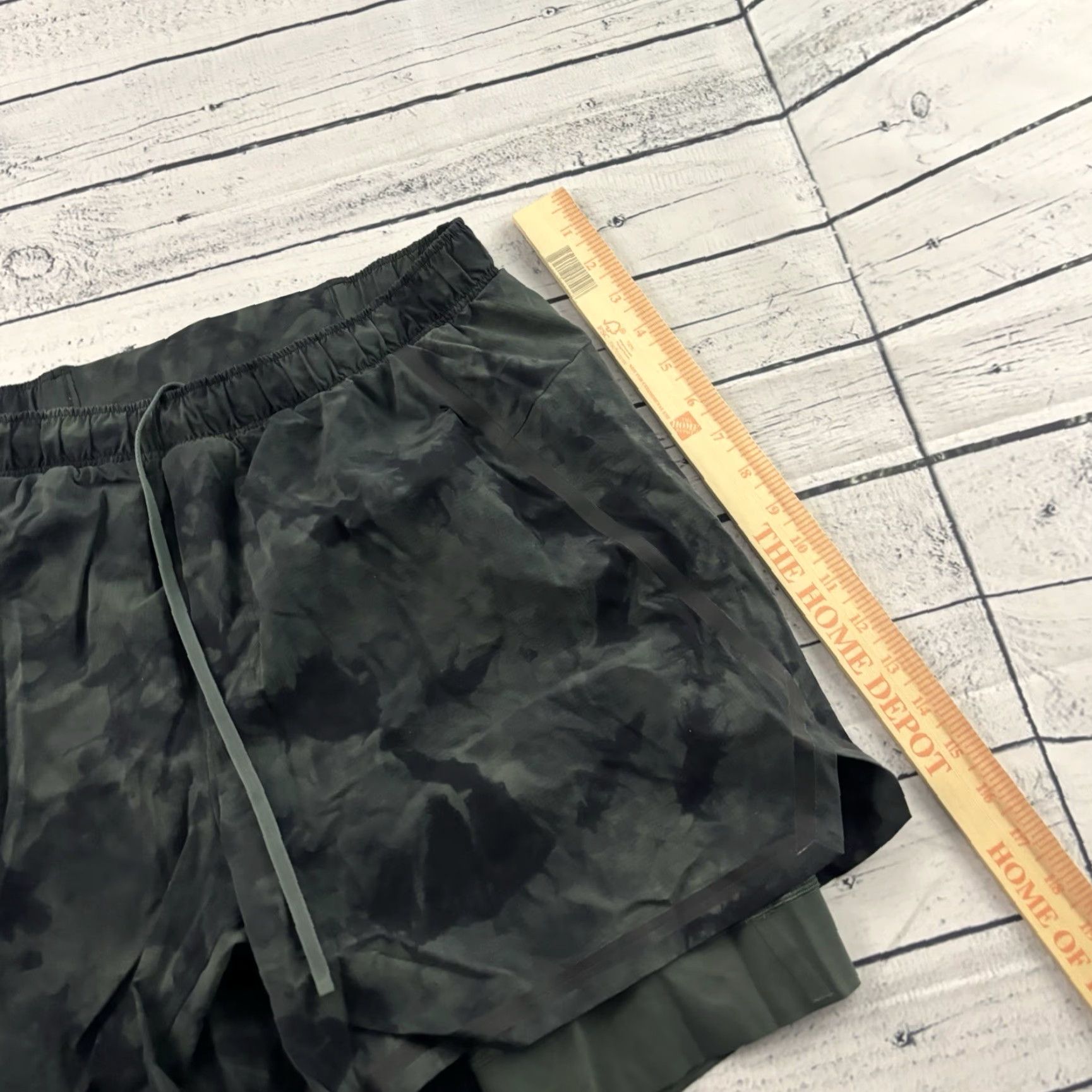 Lululemon Lululemon Surge Short 6" Lined BoldLines Men's Large Black Gray Athletic Shorts 6 in Inseam Shirt? Size US 33 - 2 Thumbnail