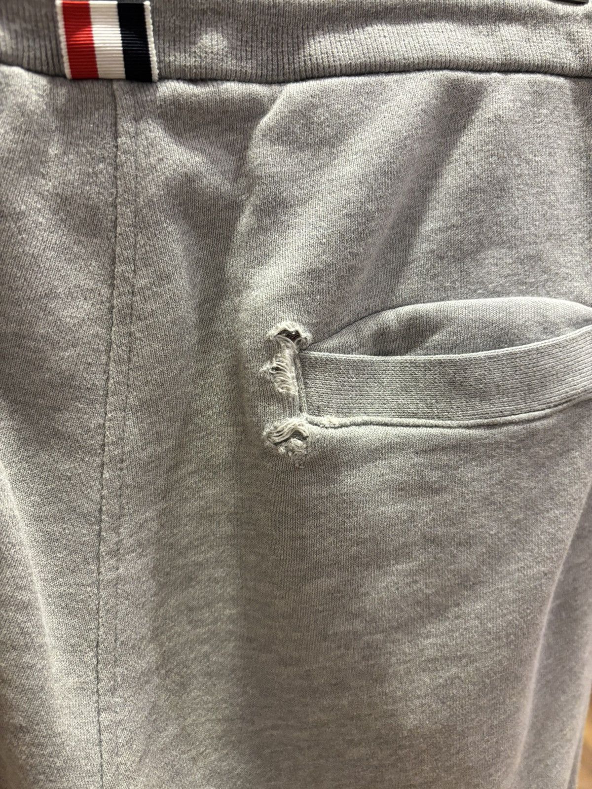 Thom Browne Thom Browne 4 Bar Sweatpants - Grey Size US 28 / EU 44 - 3 Thumbnail