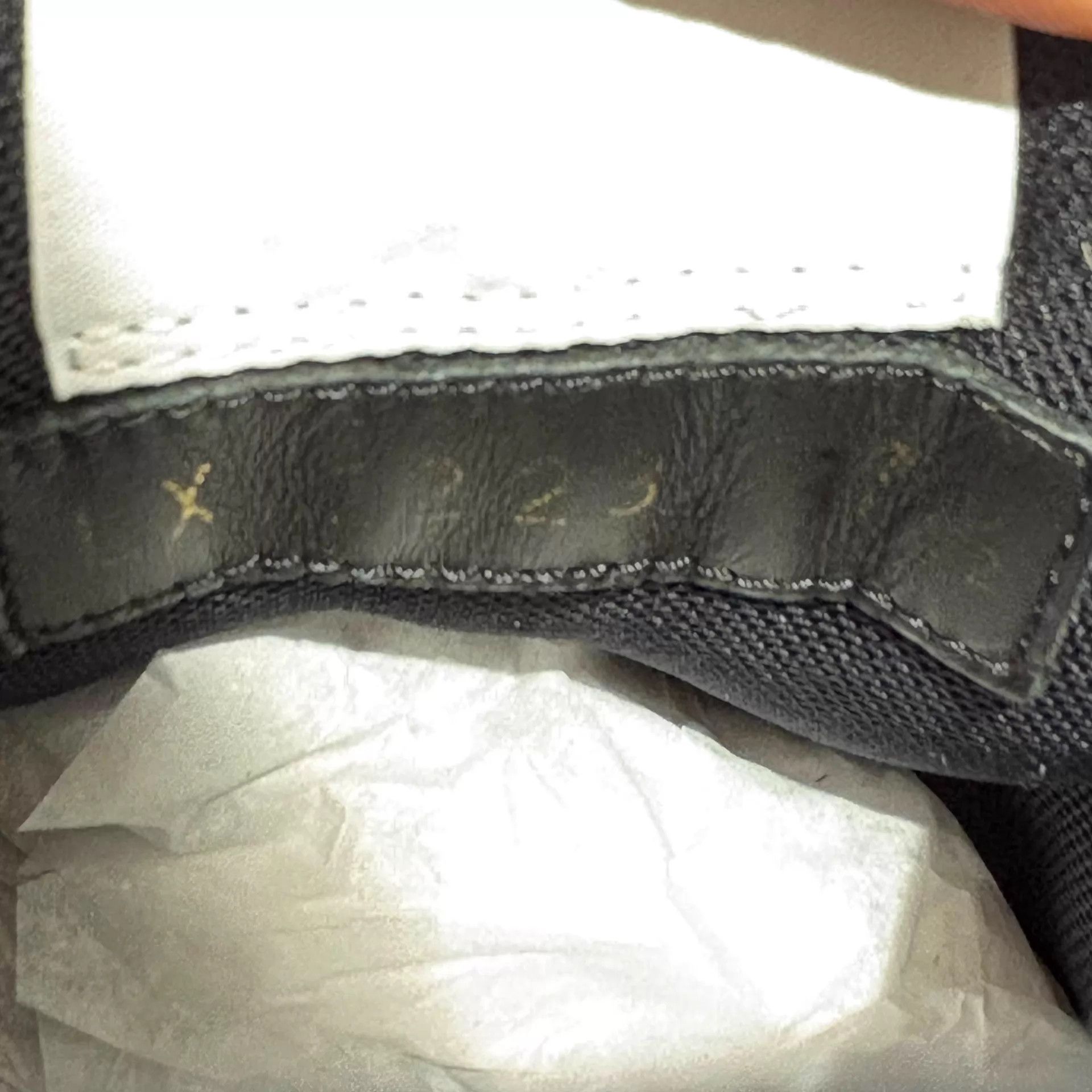 Louis Vuitton LV Trainer Black & White Velcro UK3.5/37.5 YH25099 Size US 7 / IT 37 - 8 Thumbnail