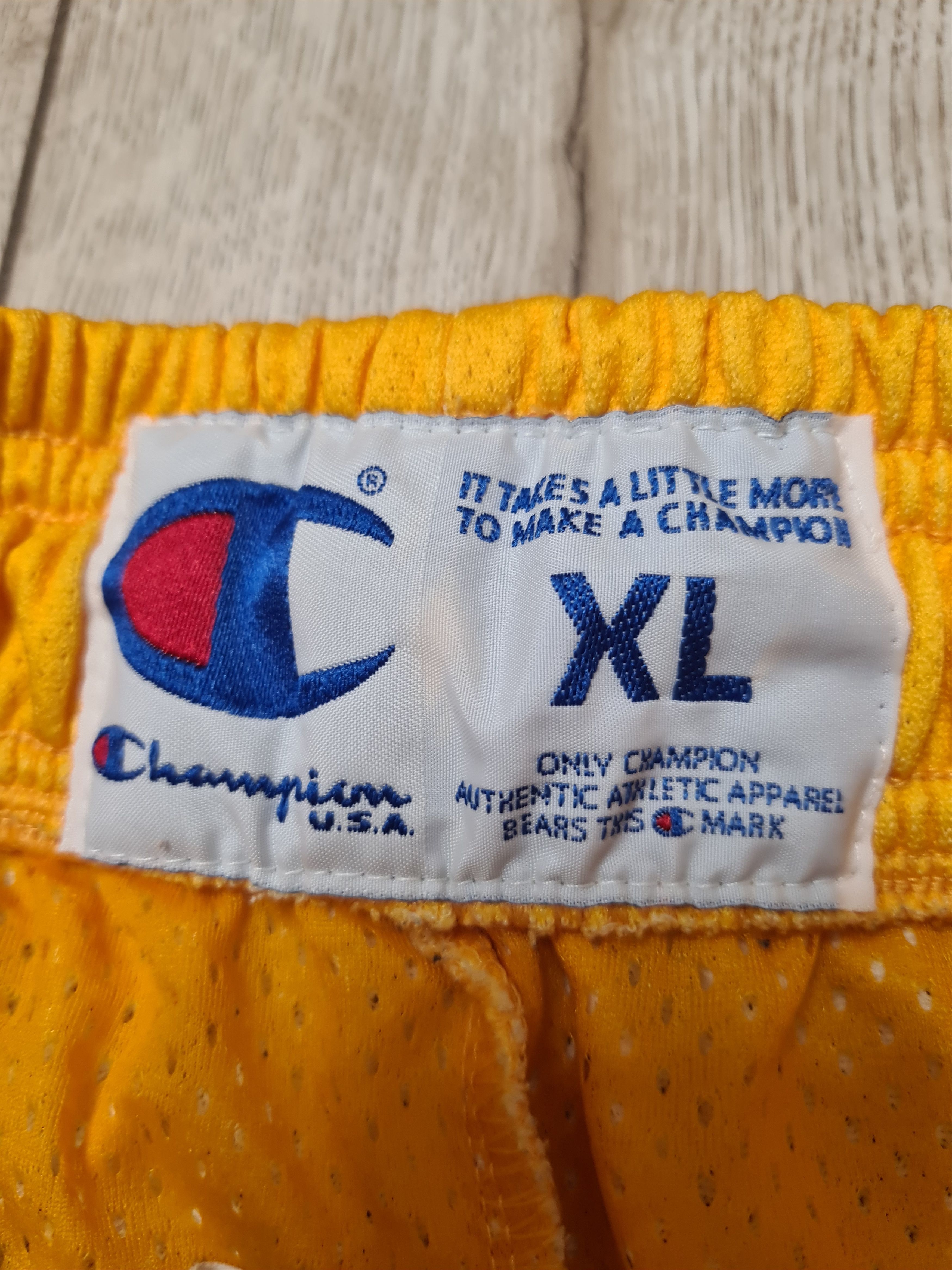 Champion LA LAKERS CHAMPION VINTAGE SHORTS BASKETBALL SHORTS Size US 38 / EU 54 - 6 Thumbnail