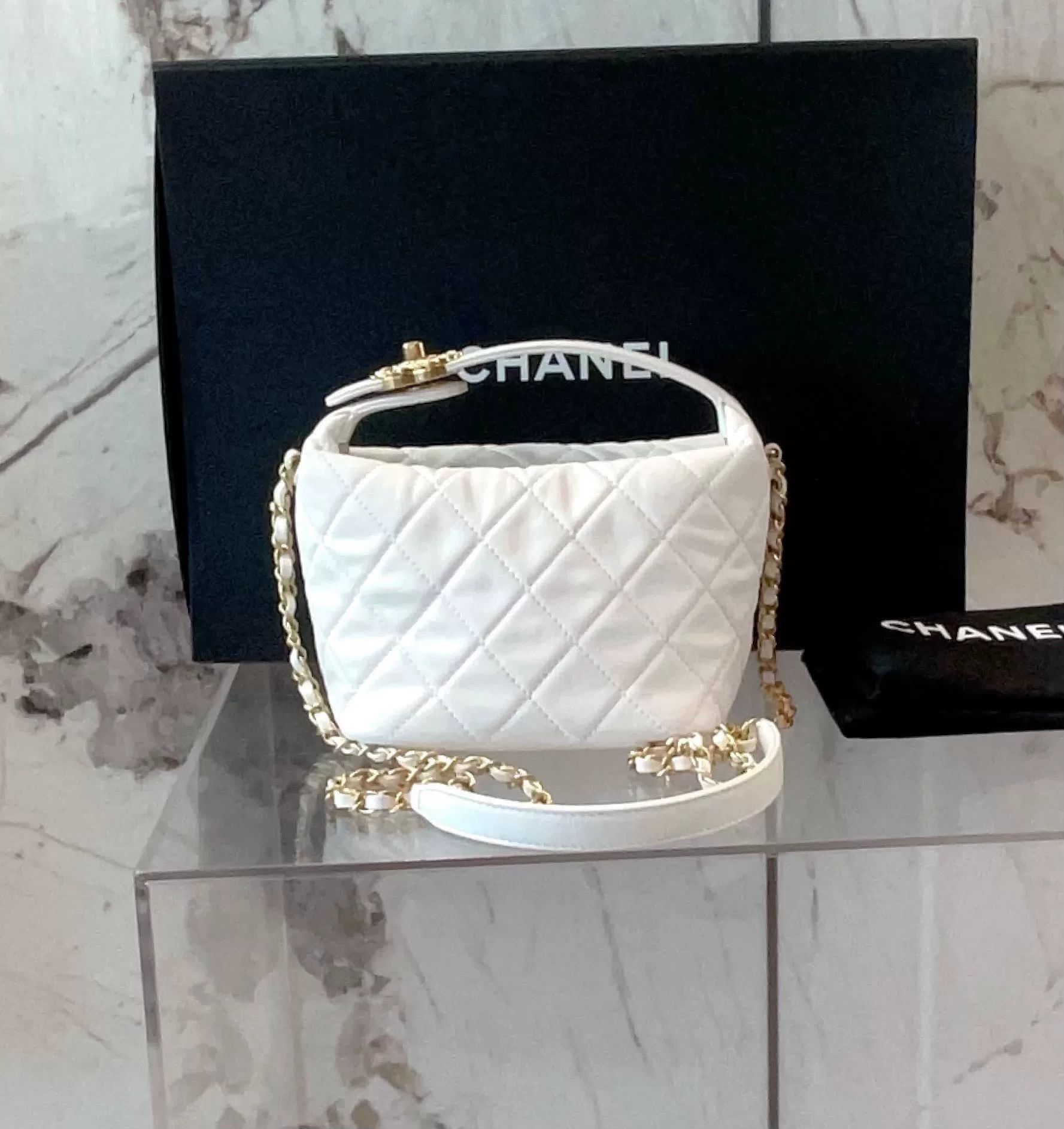 Chanel Pre-loved Bag Very good condition Size ONE SIZE - 1 Thumbnail
