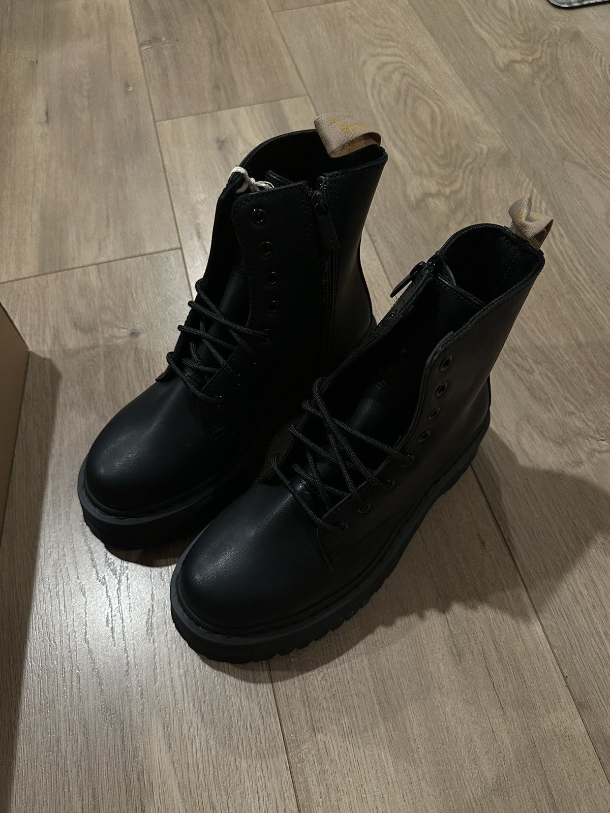Dr. Martens VEGAN JADON II BOOT MONO PLATFORMS LEATHER COMBAT BOOTS Size US 9 / IT 39 - 6 Thumbnail