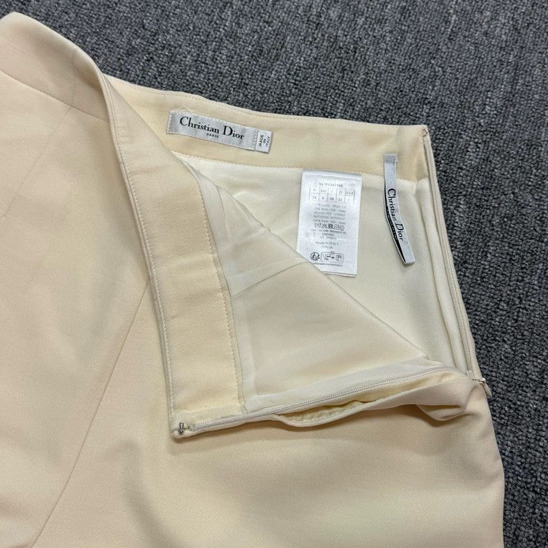 Dior Dior Beige wool suit shorts Size 42" / US 20 - 4 Thumbnail