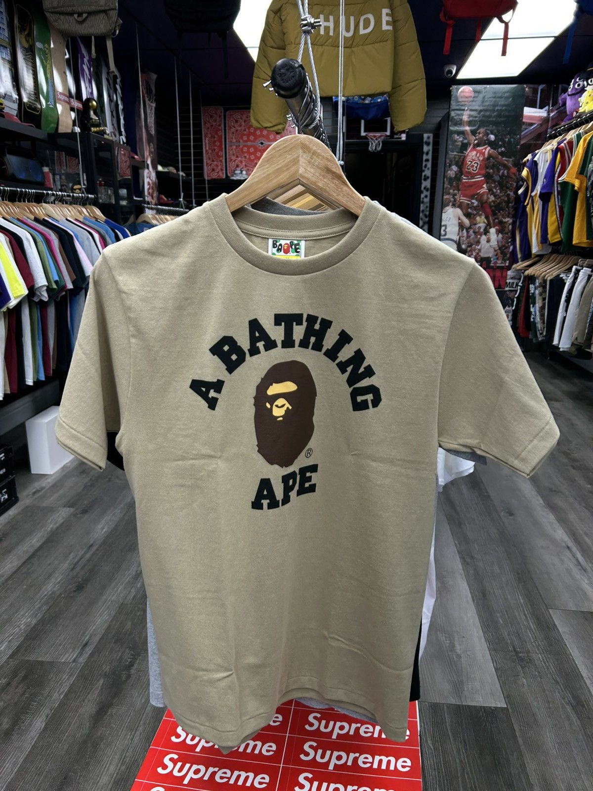 Bape Bape “A Bathing Ape” T-shirt Size US S / EU 44-46 / 1 - 1 Thumbnail
