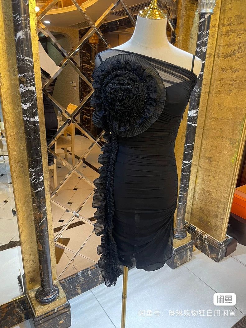 Versace Versace Three-dimensional floral mesh dress Size M / US 6-8 / IT 42-44 - 1 Thumbnail