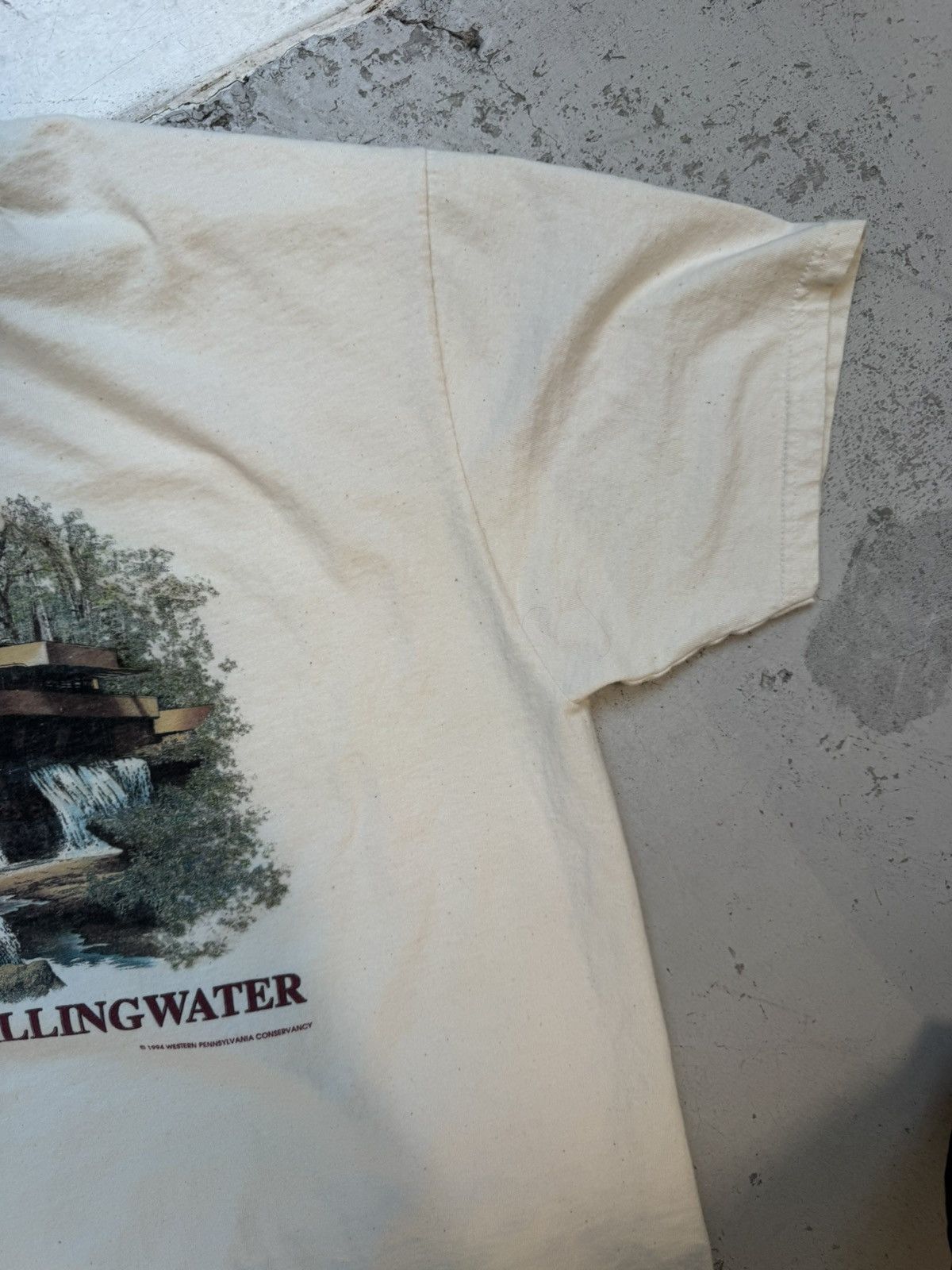 Vintage Vintage INSANE 1994 Fallingwater Frank Lloyd Wright Tee Size US XL / EU 56 / 4 - 5 Thumbnail