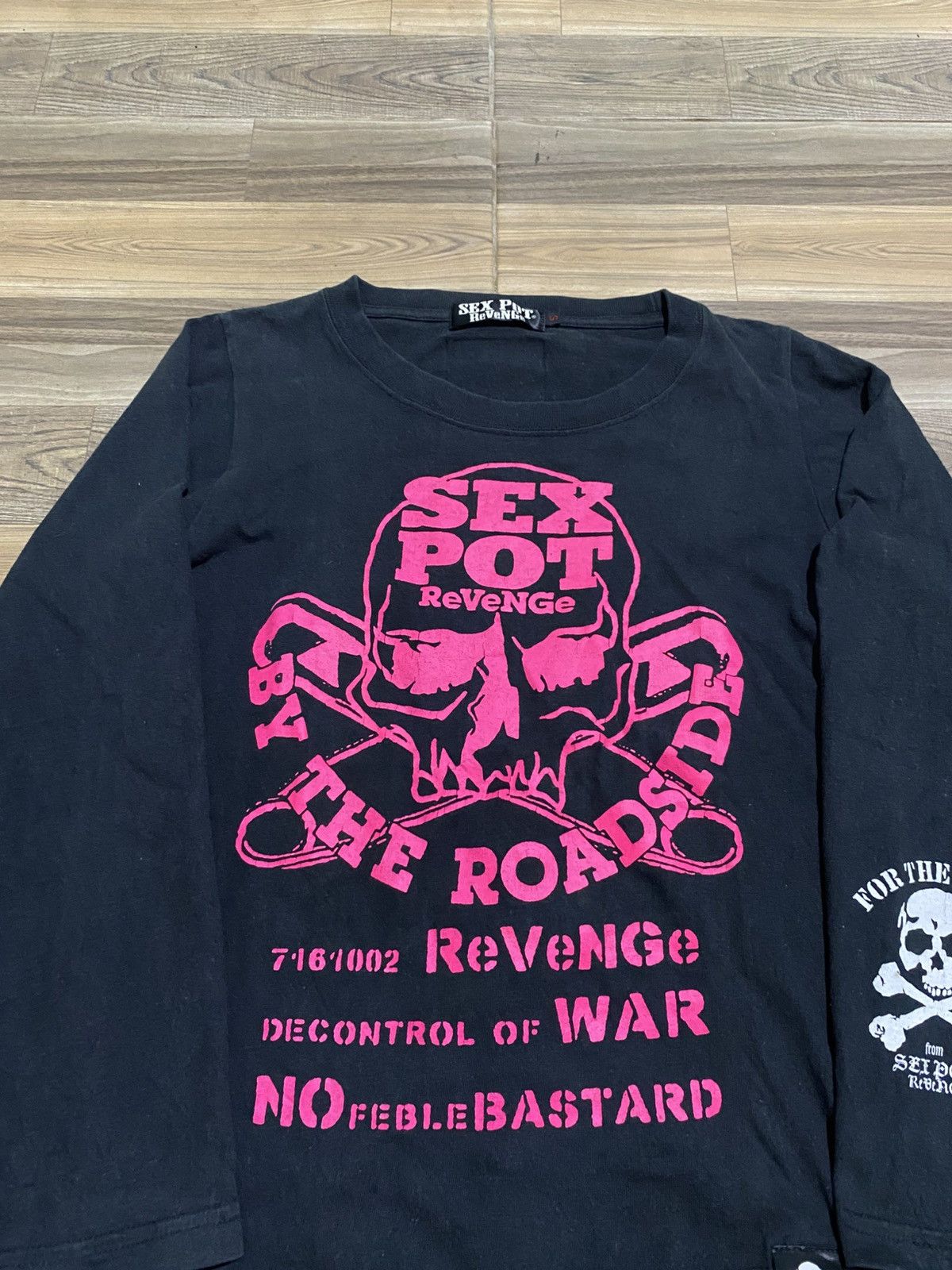 Le Grande Bleu (L.G.B.) SEX POT REVENGE FOR THE PUNX BY THE ROAD SIDE SKULL Size S / US 4 / IT 40 - 2 Thumbnail