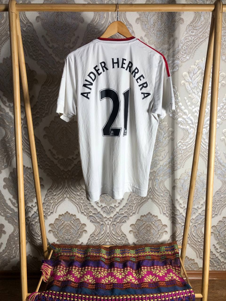 Adidas VINTAGE ADIDAS FC MANCHESTER UNITED ENGLAND SOCCER JERSEY Size US M / EU 48-50 / 2 - 13 Thumbnail