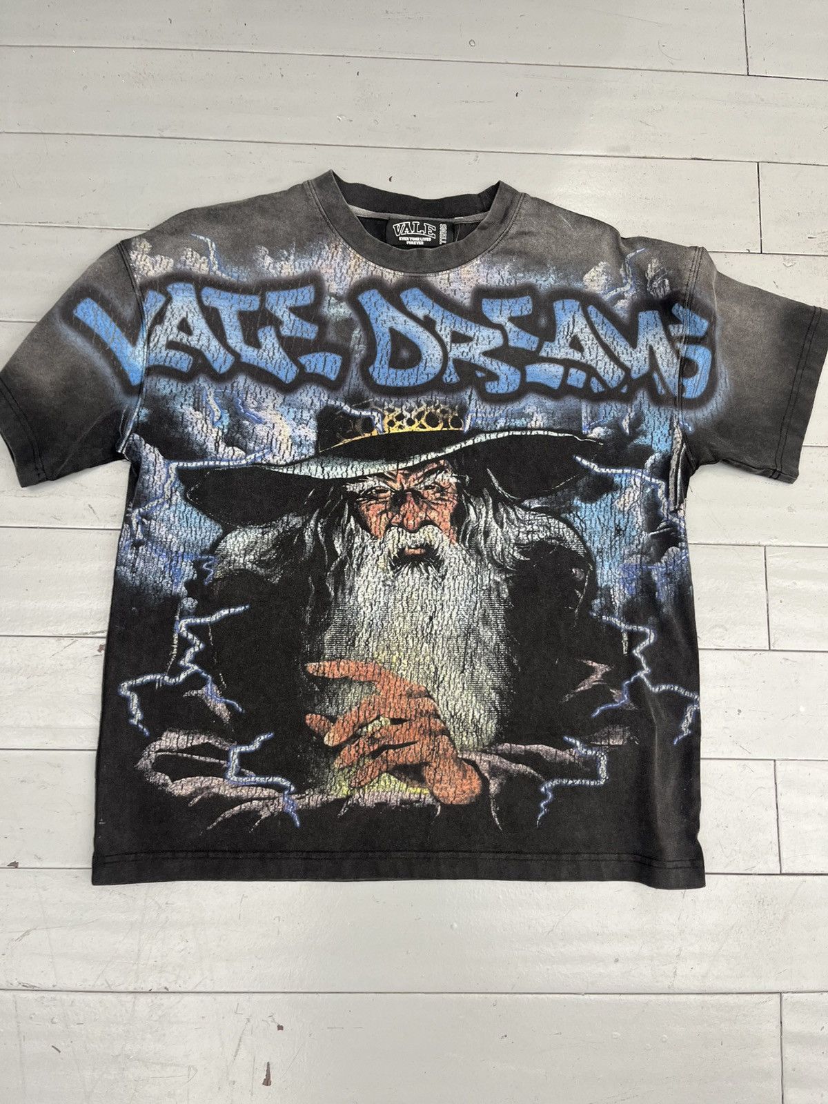 Vale Lives Wizard Tee Size L