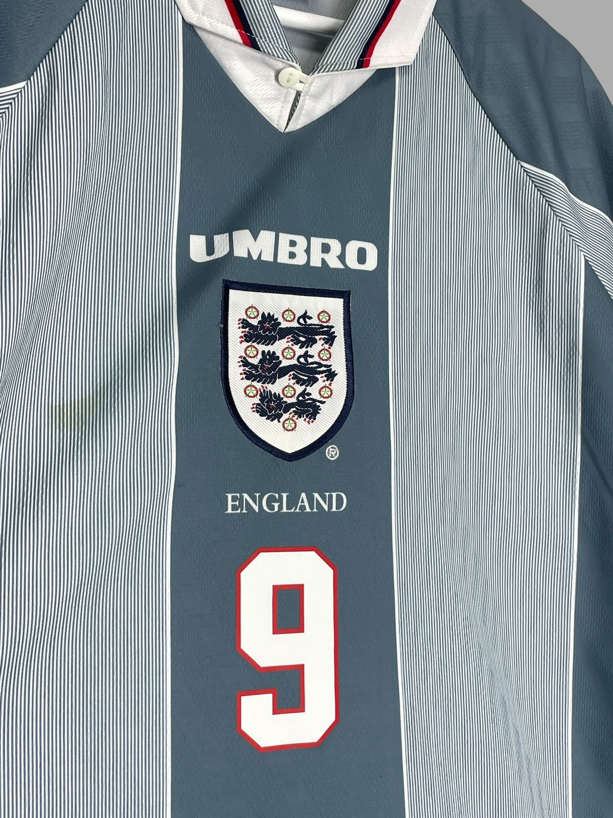 Umbro #9 Shearer England Umbro Vintage 1996 Away Vintage Jersey Size US M / EU 48-50 / 2 - 4 Thumbnail
