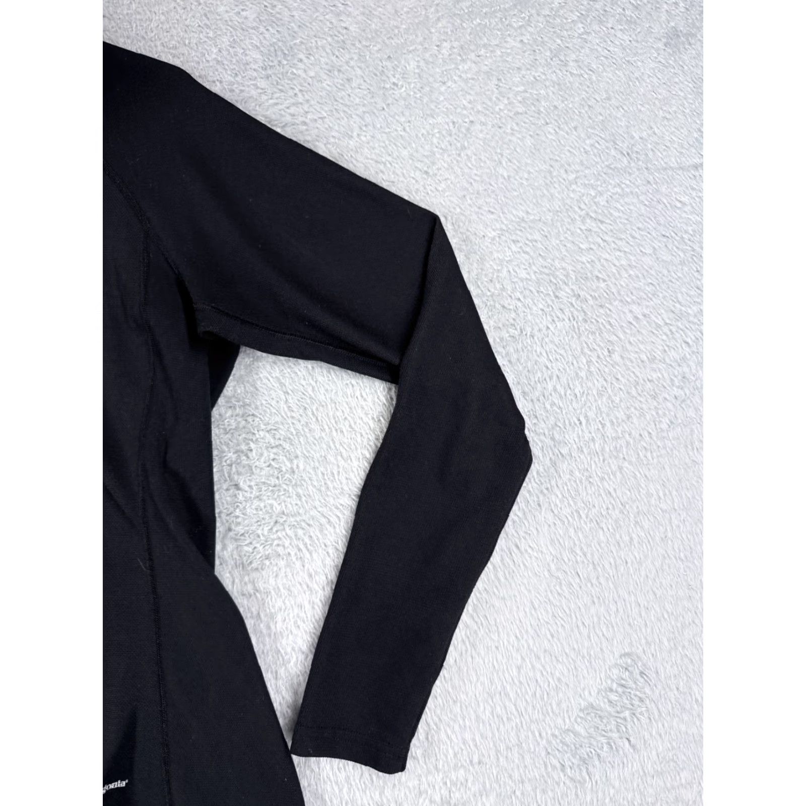 Patagonia Patagonia Sweater Women M Black Capilene 3 Zip Mock Neck 1/4 Zip Pullover Size M / US 6-8 / IT 42-44 - 2 Thumbnail